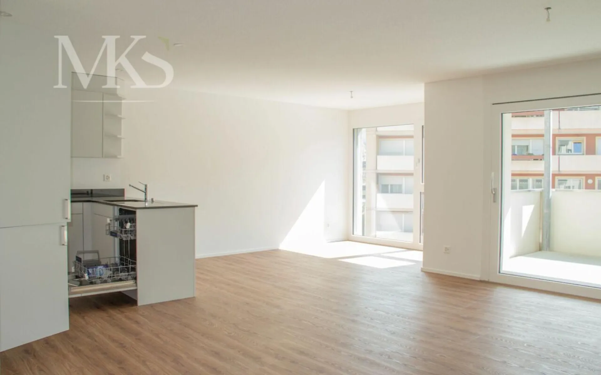 4.5 Zimmer Wohnung auf 133m2, Balkon 8m2 und schöner ruhiger Sitzplatz im Grünen 70m2