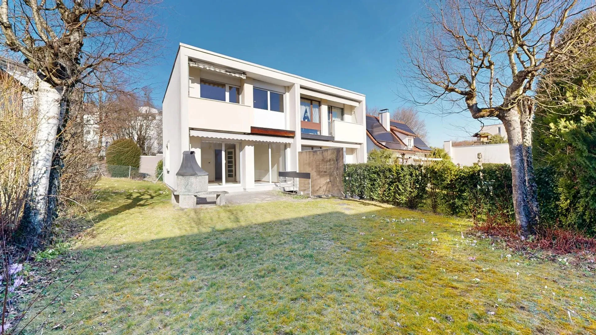 4.5-Zimmer-Doppeleinfamilienhaus mit Hobbyraum und Einstellhallenplatz