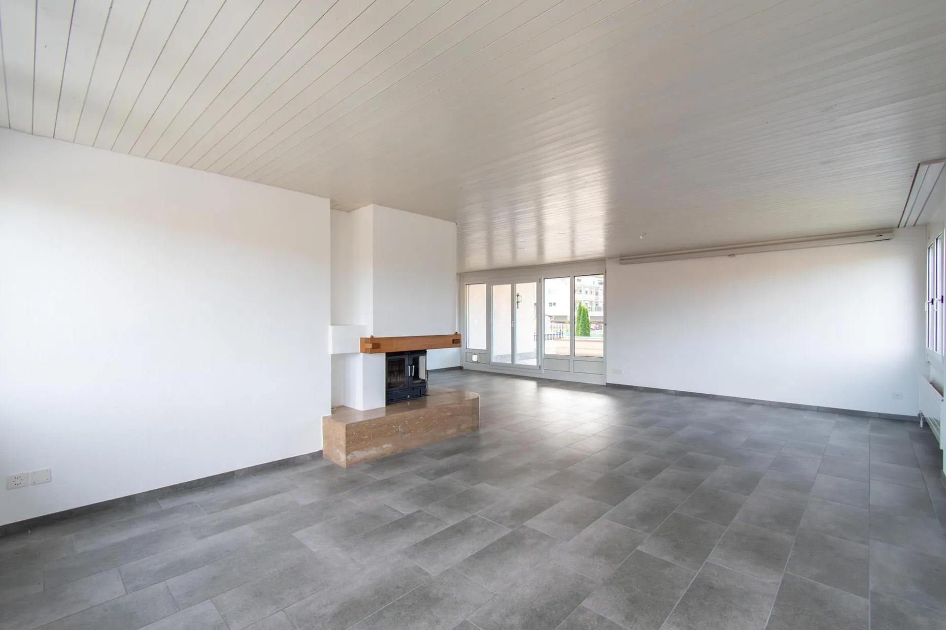 Grosszügige 5.5 Zimmer-Wohnung mit Terrasse