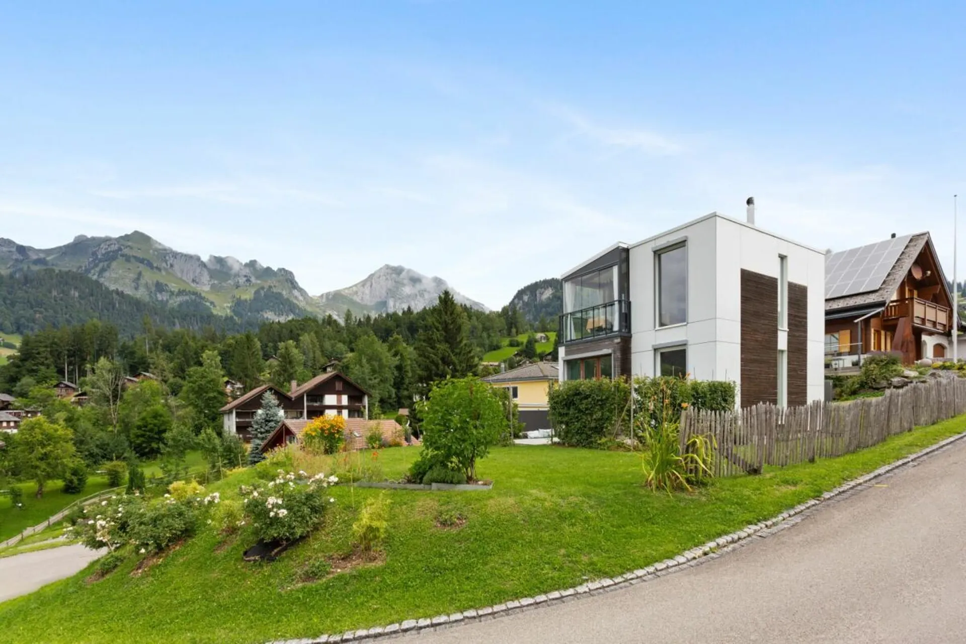 3.5-Zimmer-Einfamilienhaus mit unverbaubarer Bergsicht in Unterwasser