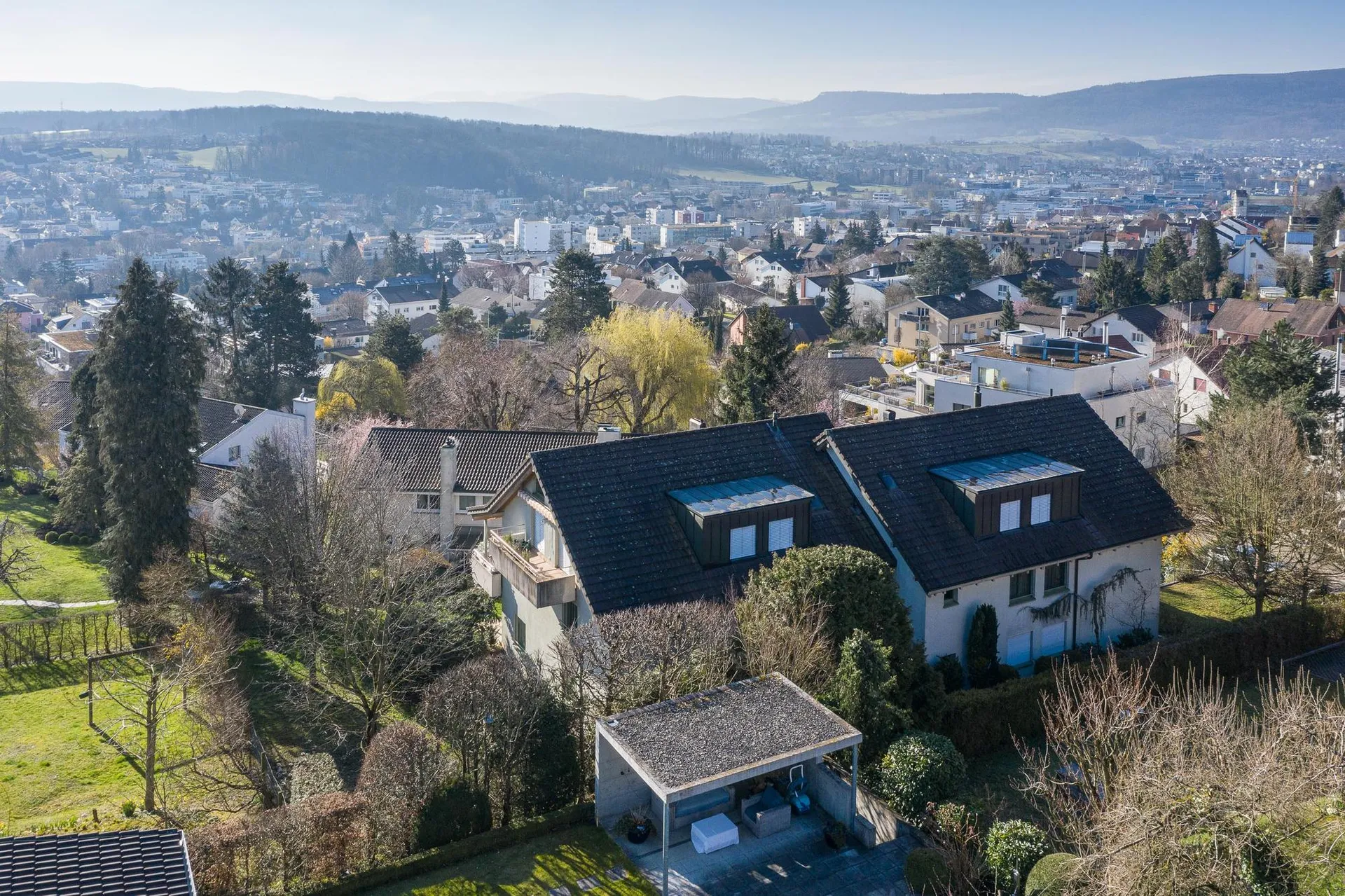 Exklusive Wohnlage - 3.5-Zimmerwohnung an erhöhter Lage