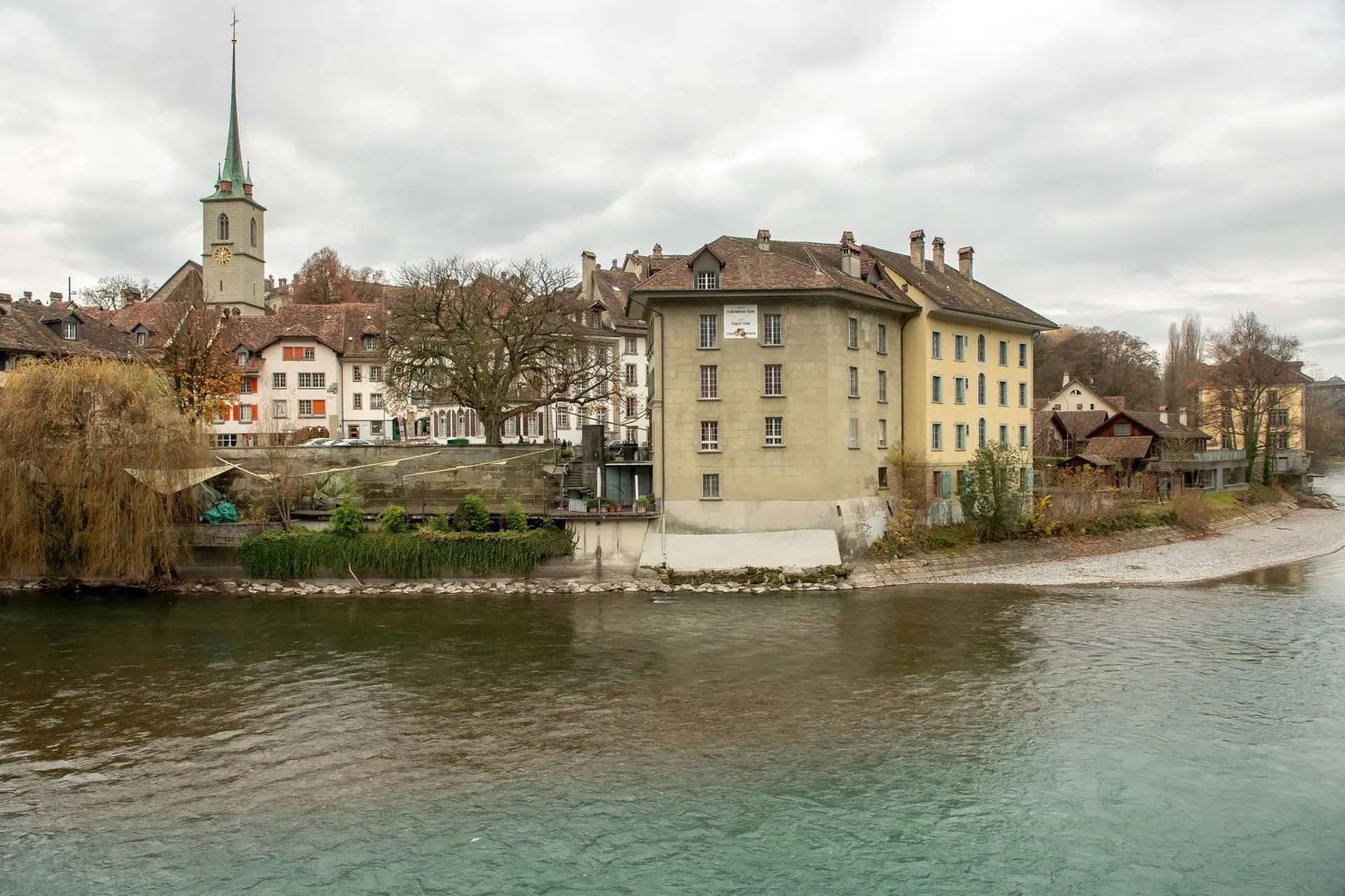 Exklusives Wohnen direkt an der Aare! Zu vermieten 3.5 Duplexwohnung