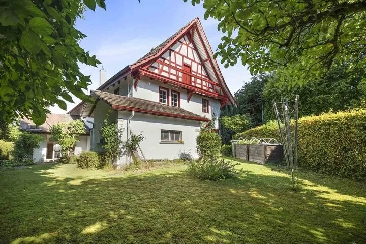EXKLUSIVES LANDHAUS MIT GESCHICHTE  ? IDEAL FÜR MEHRGENERATIONSWOHNEN  IN STEINMAUR