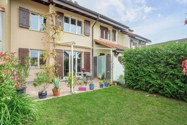 GEMÜTLICHES WOHNEN MIT EIGENEM GARTEN