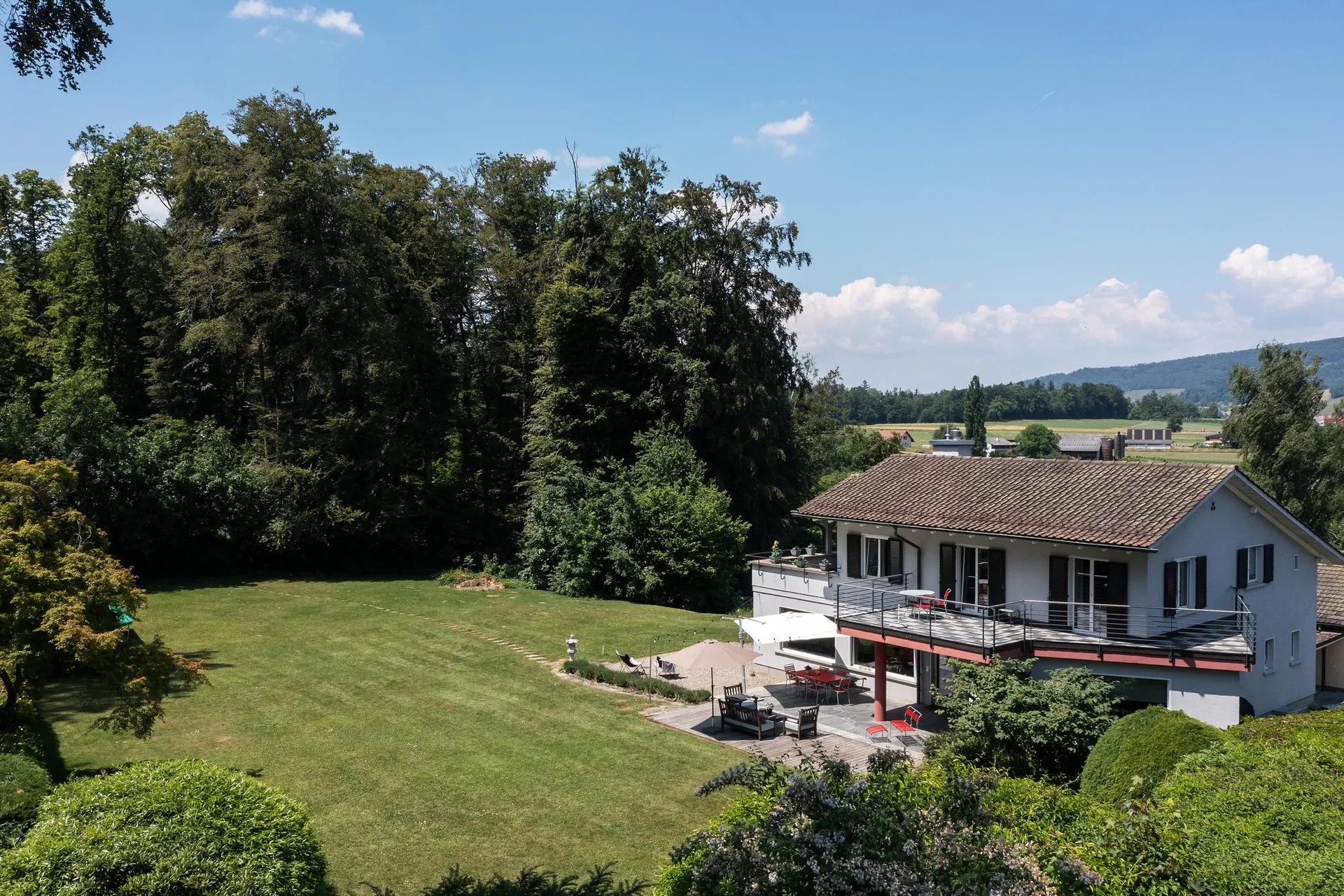 Private Wohlfühloase mit idyllischem Garten