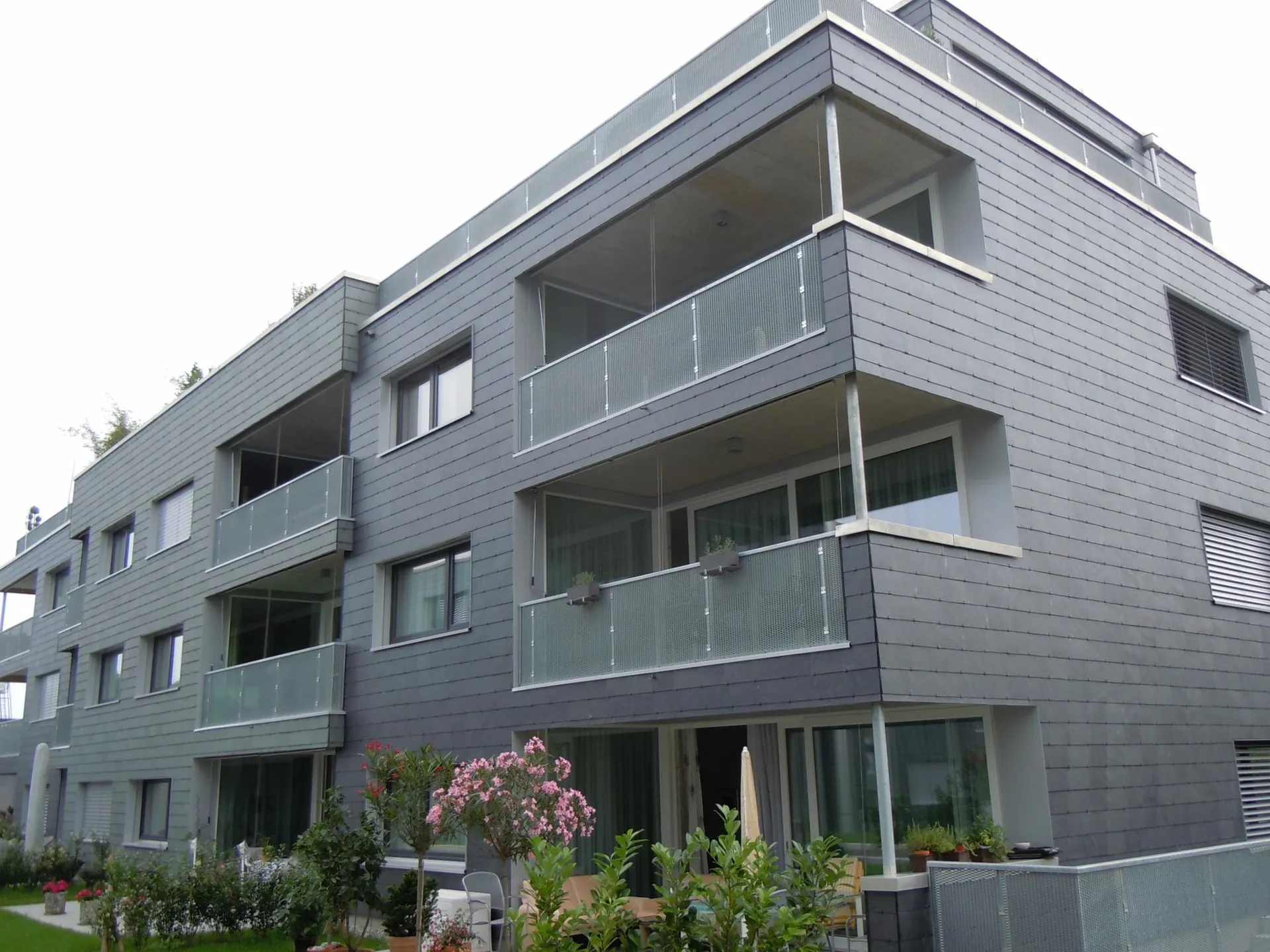 Grosszügige Attika-Wohnung direkt am See!