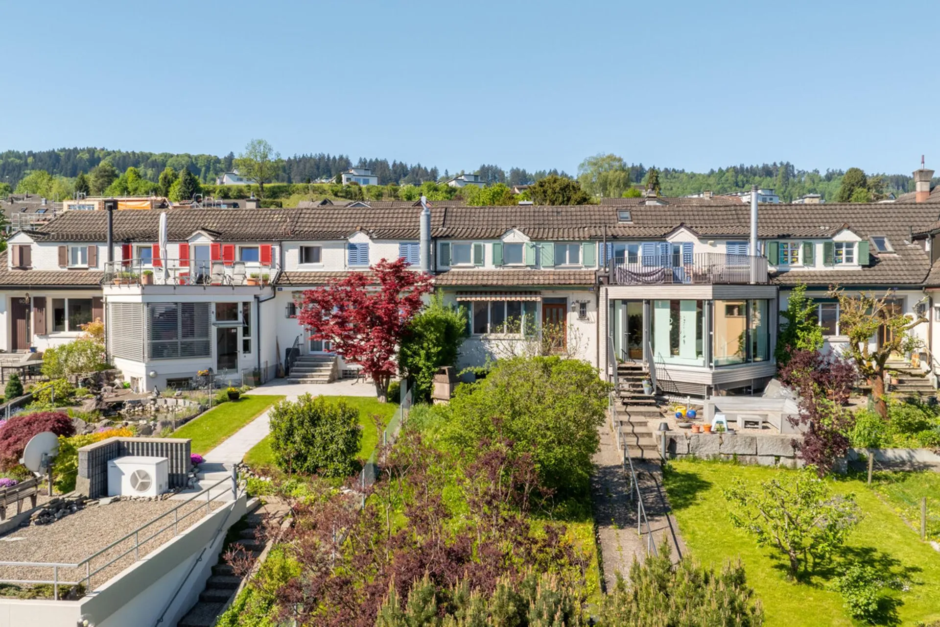 Horgen: Ruhig gelegenes Reiheneinfamilienhaus mit Garten und Potenzial