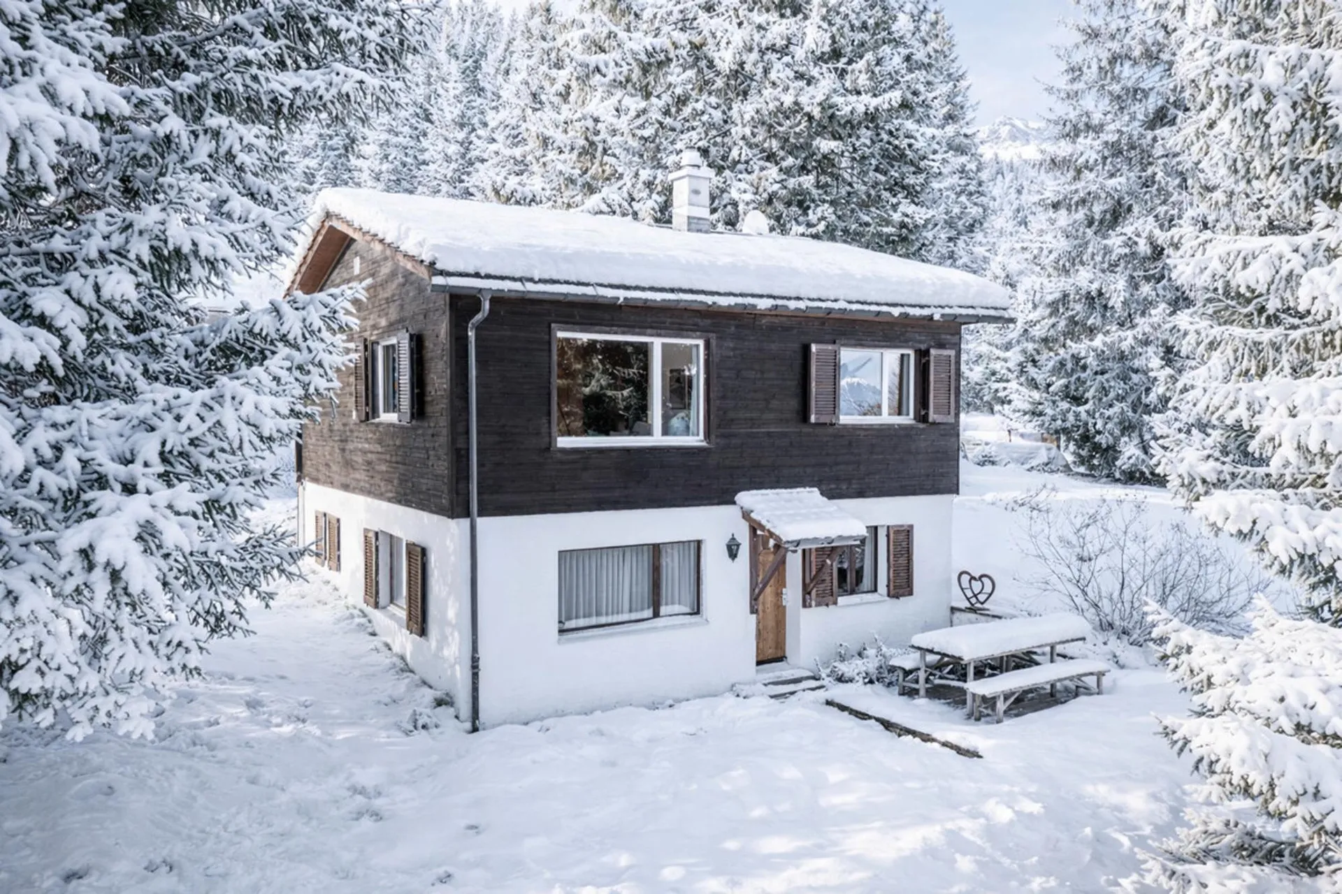 Alpenchic in Brambrüesch: Ferienhaus mit Ski-in/Ski-out