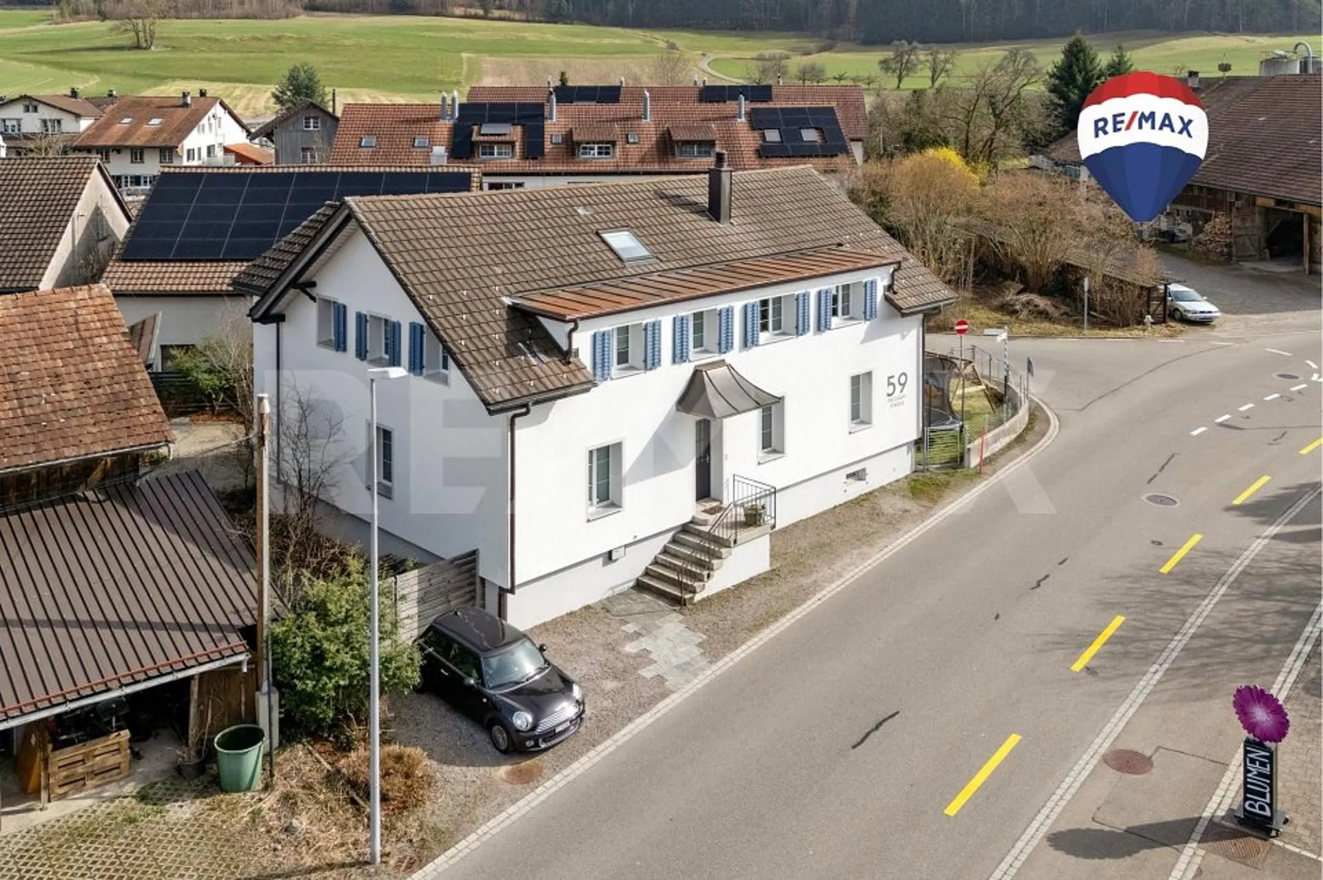 Einzigartiges, freistehendes 6.5-Zimmer-EFH an zentraler Wohnlage im fast "Minergiestandard"