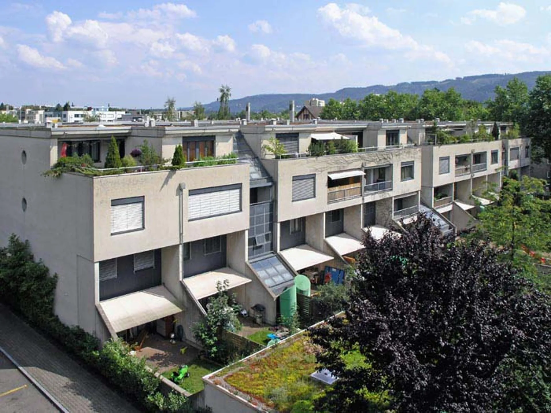 Grosszügige Wohnung in kinderfreundlicher und grüner Wohnoase