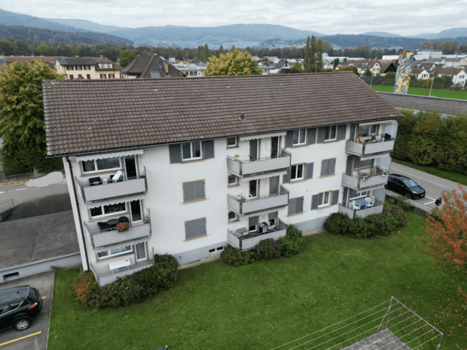 Frisch renovierte 4.0-Zimmerwohnung mit Balkon