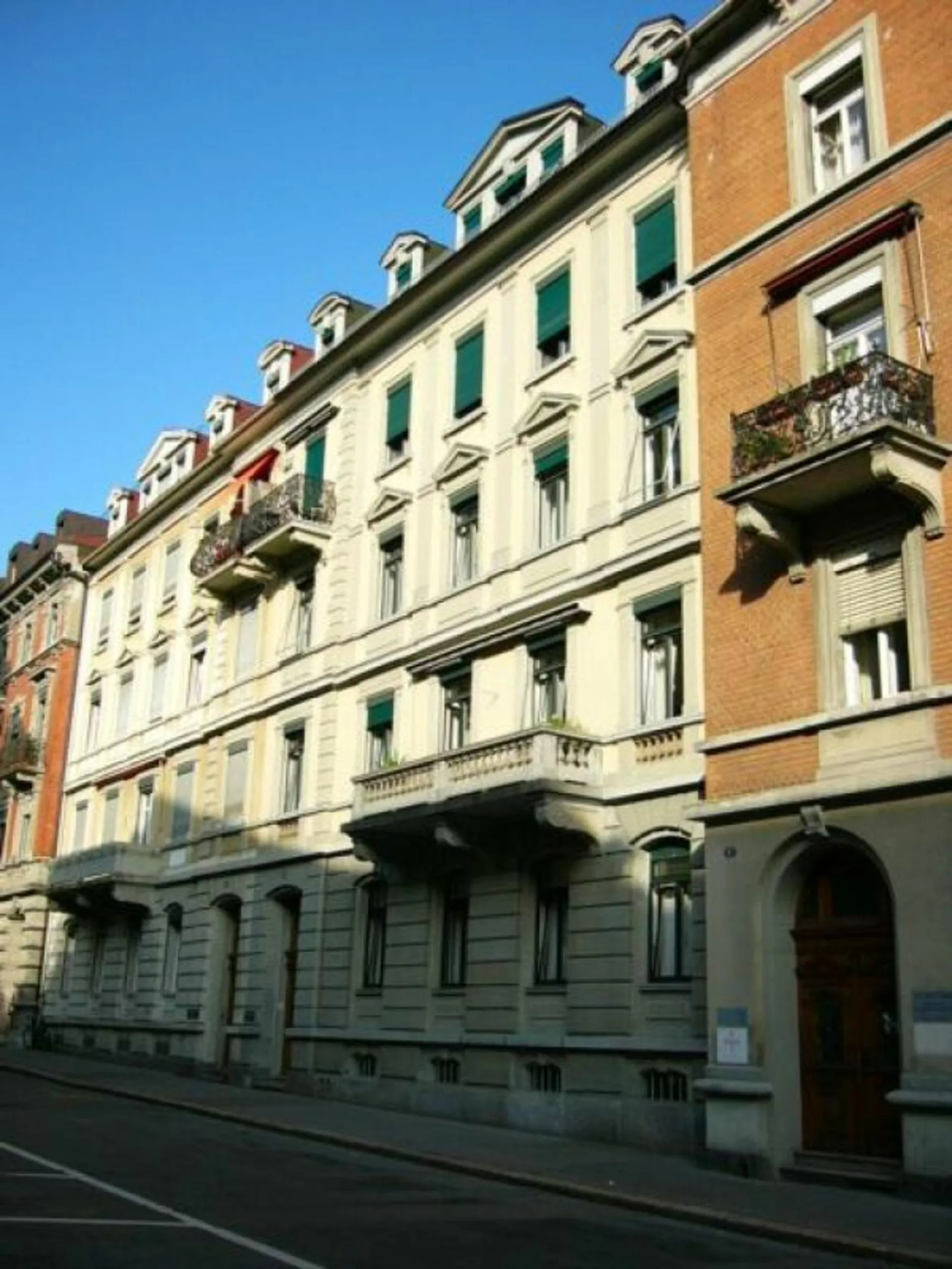 Ruhige, grosszügige und frisch sanierte Wohnung im Museumsquartier