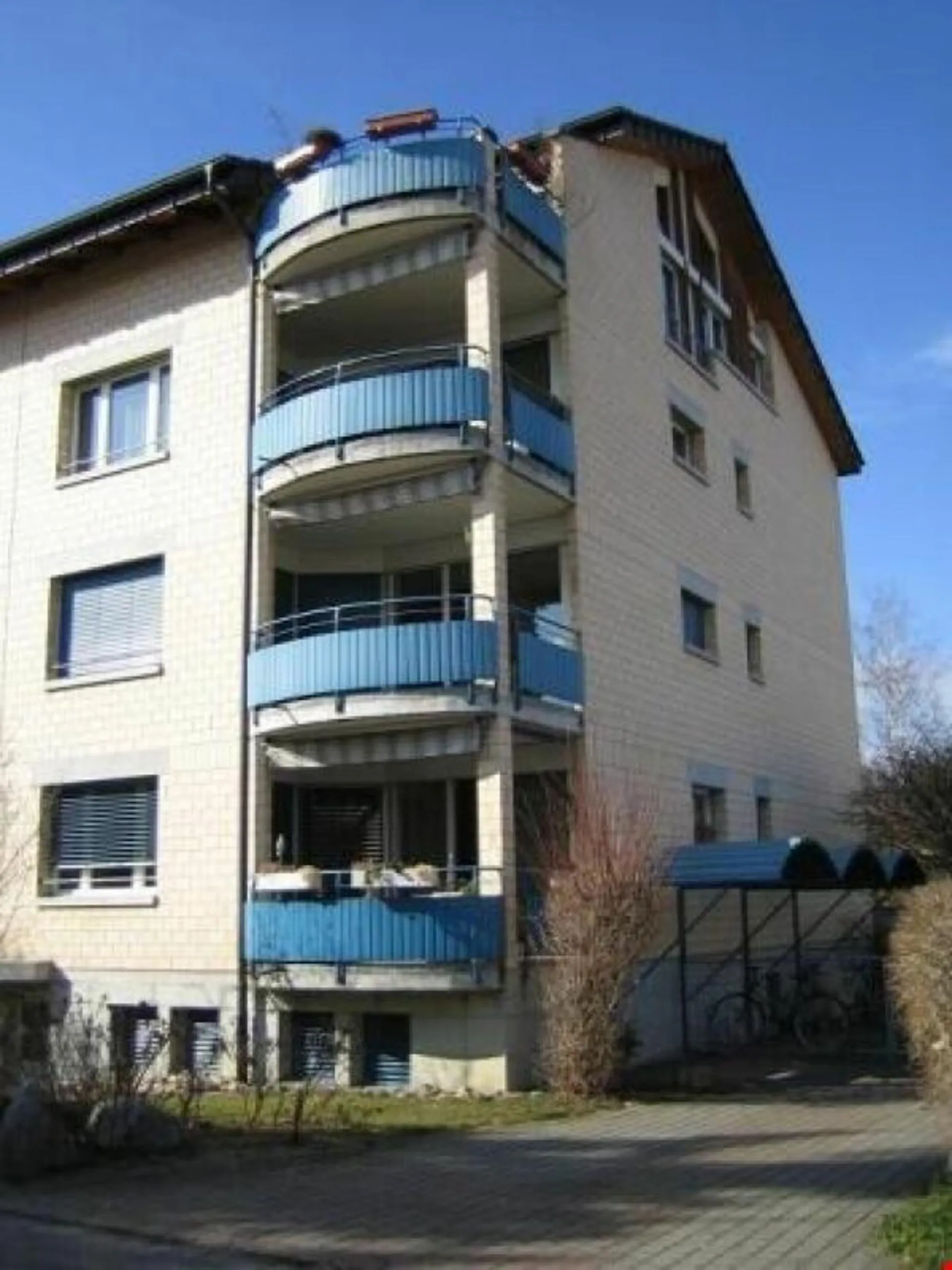 Grosszügige Familienwohnung mit eigenem Waschturm