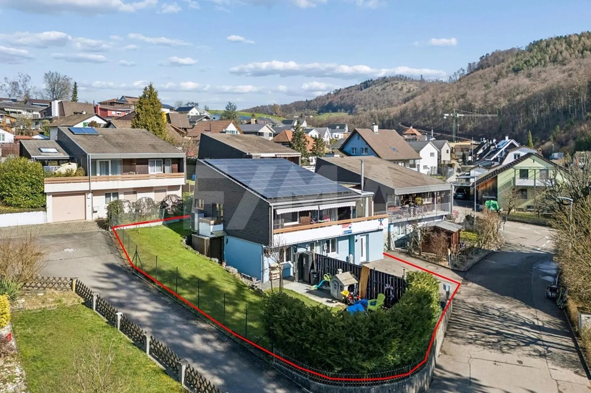 Teilrenoviertes Einfamilienhaus mit Photovoltaikanlage