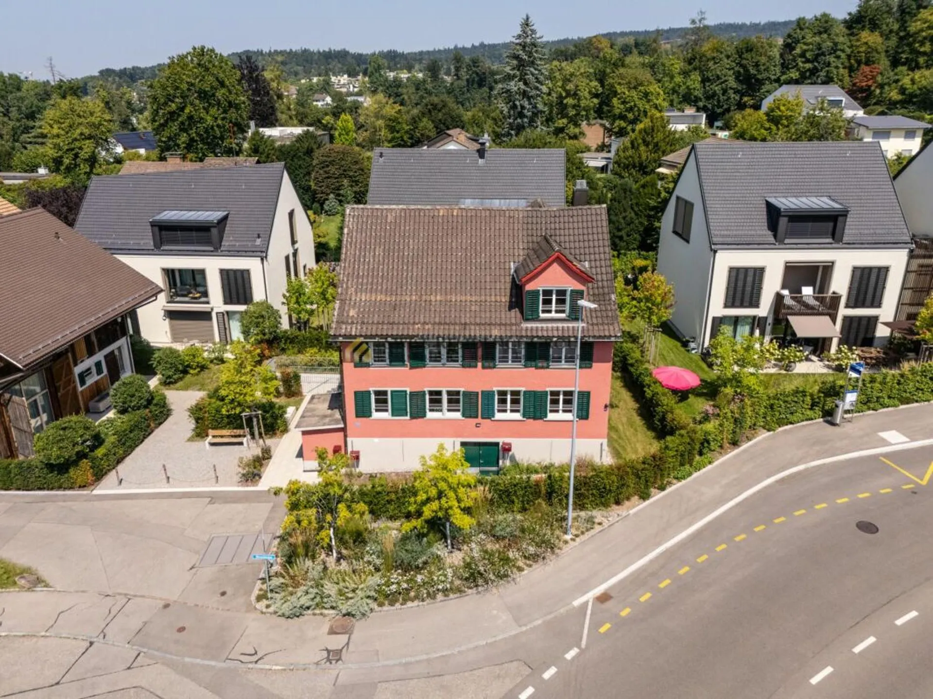 Charmantes Zweifamilienhaus zur Miete in Küsnacht am Zürichsee