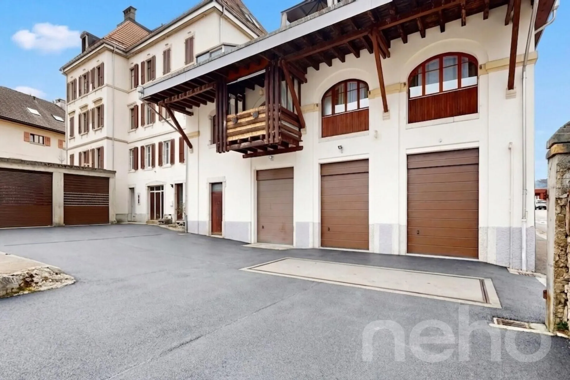 Villa de 6,5 pièces au calme avec garage 5 places et grand jardin
