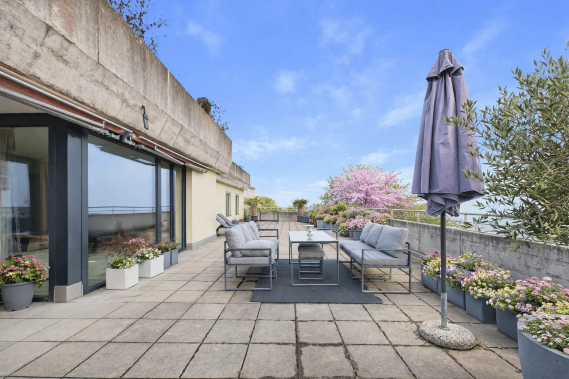 Ferienfeeling mit herrlichem Weitblick im Umiken