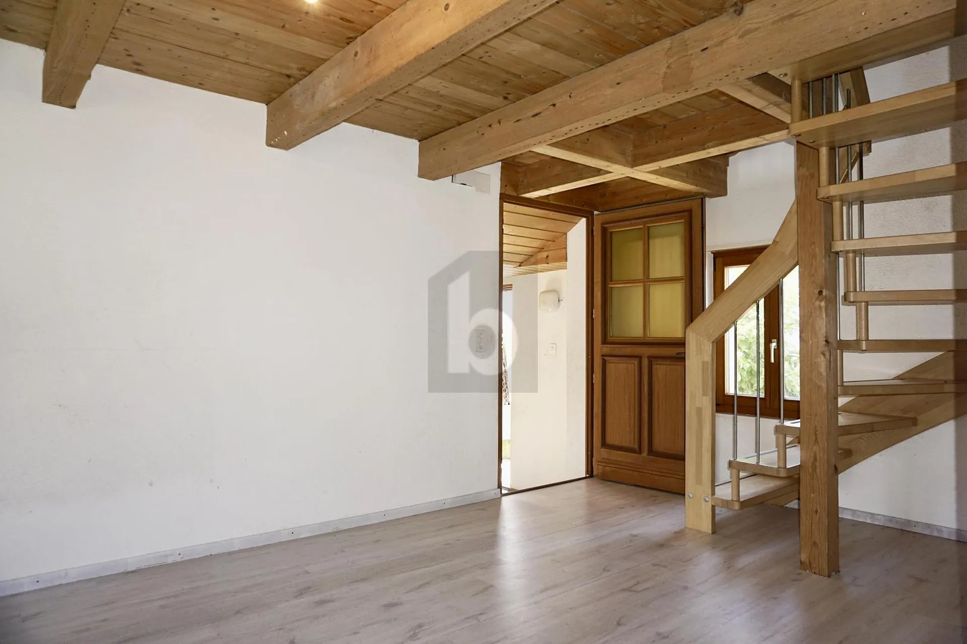 RENOVIERT, MIT SEPARATER EINLIEGERWOHNUNG