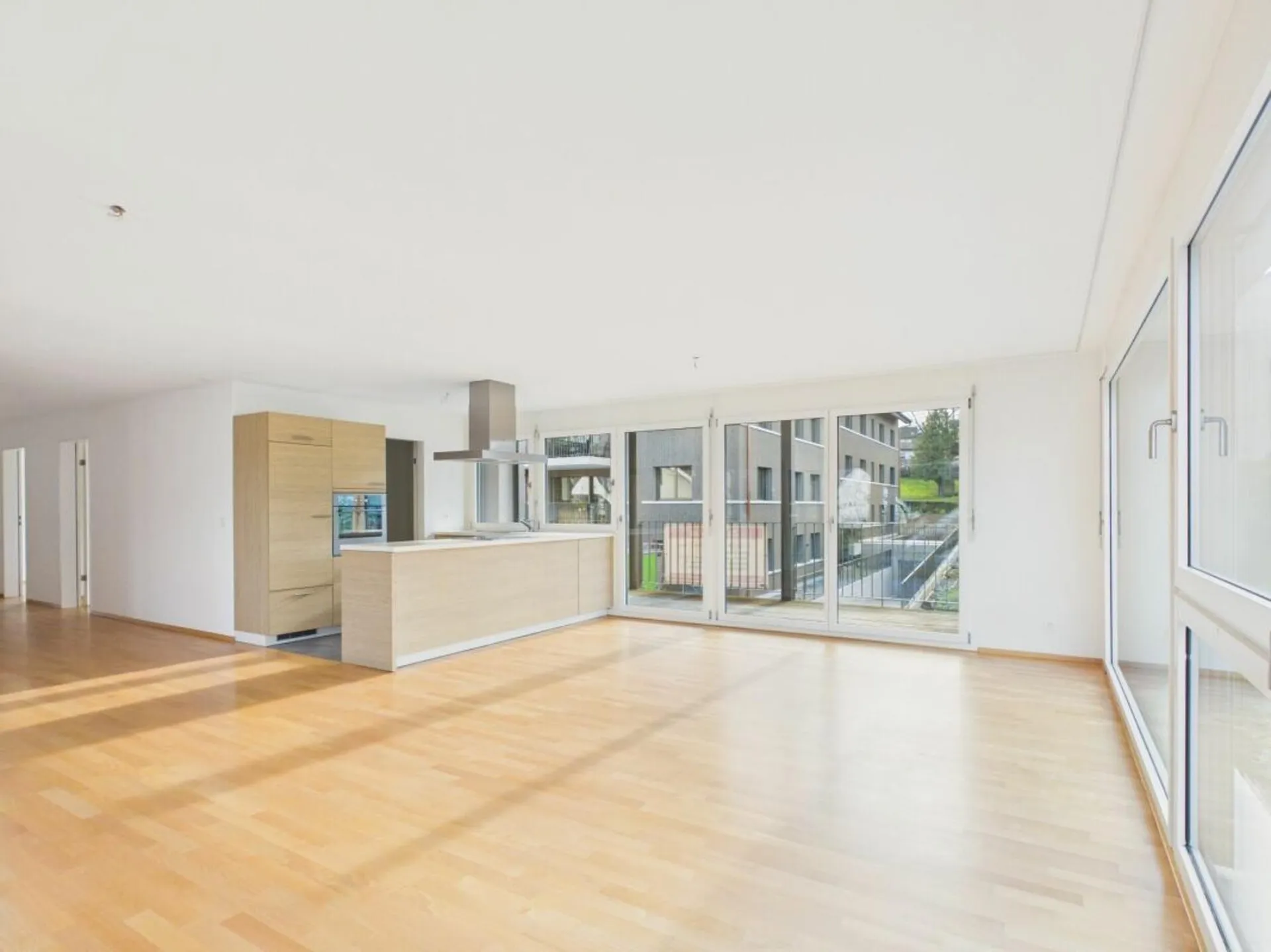 Moderne, lichtdurchflutete 3.5-Zimmer-Wohnung mit 2 Balkonen