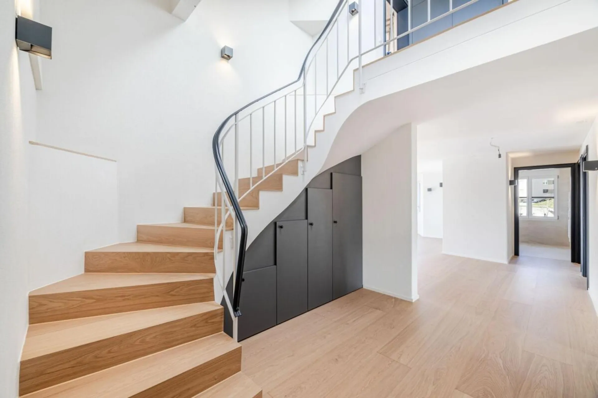 Exklusiv, Modern und mit traumhafter Säntissicht: 6.5-Zimmer Maisonette-Attika-Traum mit privater Dachterrasse