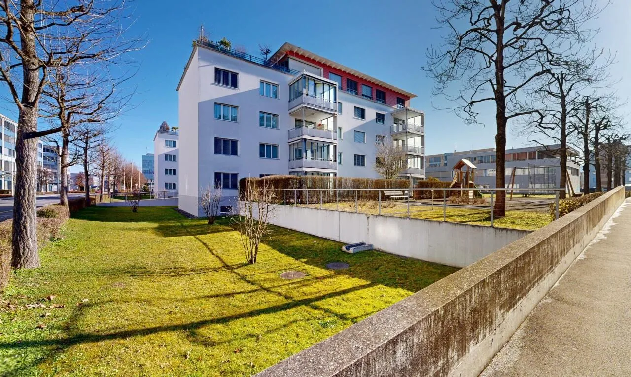 Helle 4.5-Zimmerwohnung mit Balkon in Rotkreuz