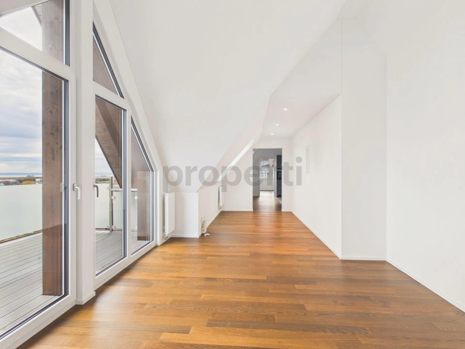 Moderne 3-Zimmer-Wohnung mit Balkon, Güttingen