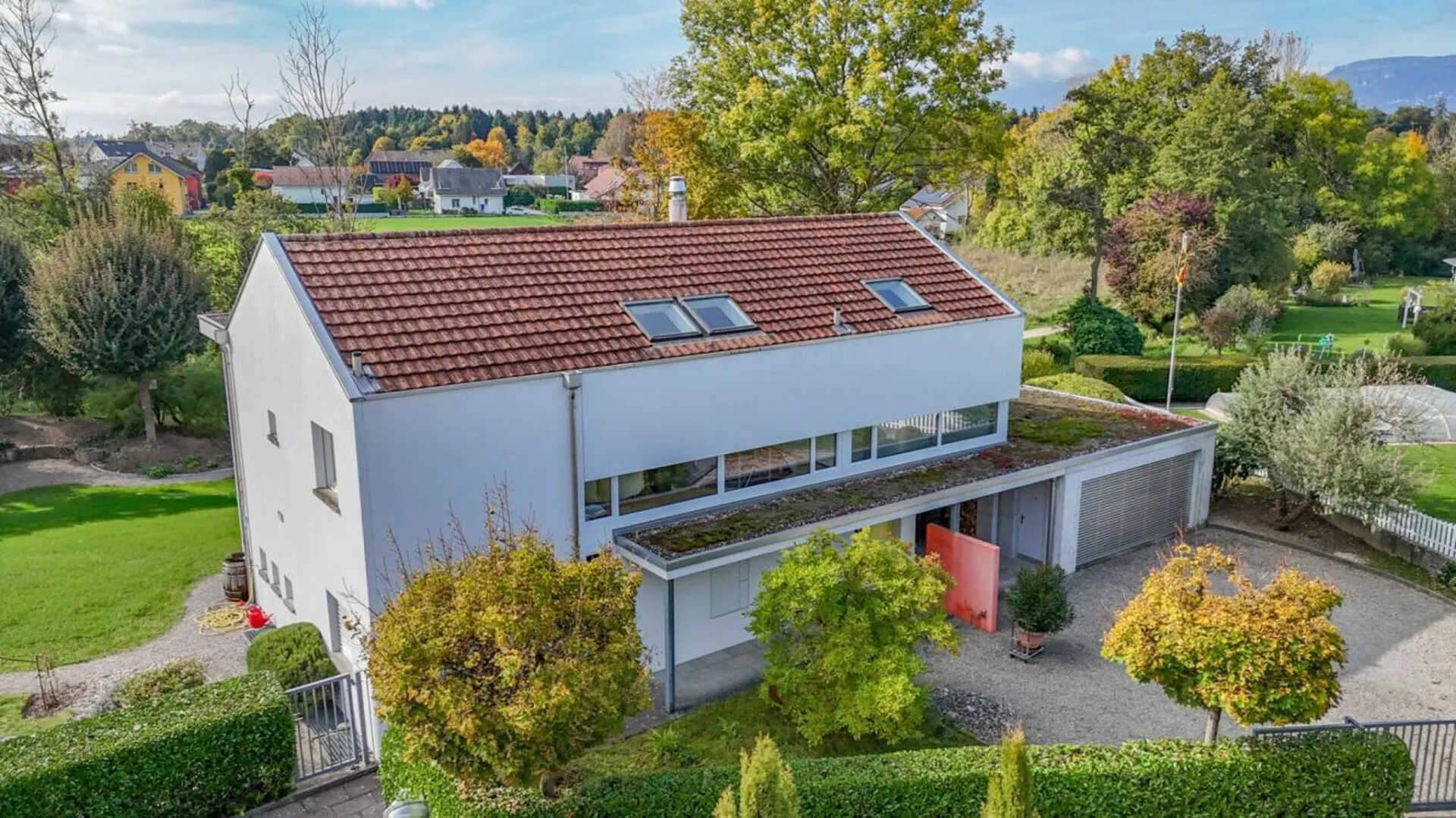 Wohnoase mit Charme: Einfamilienhaus mit Gartenidylle und viel Privatsphäre
