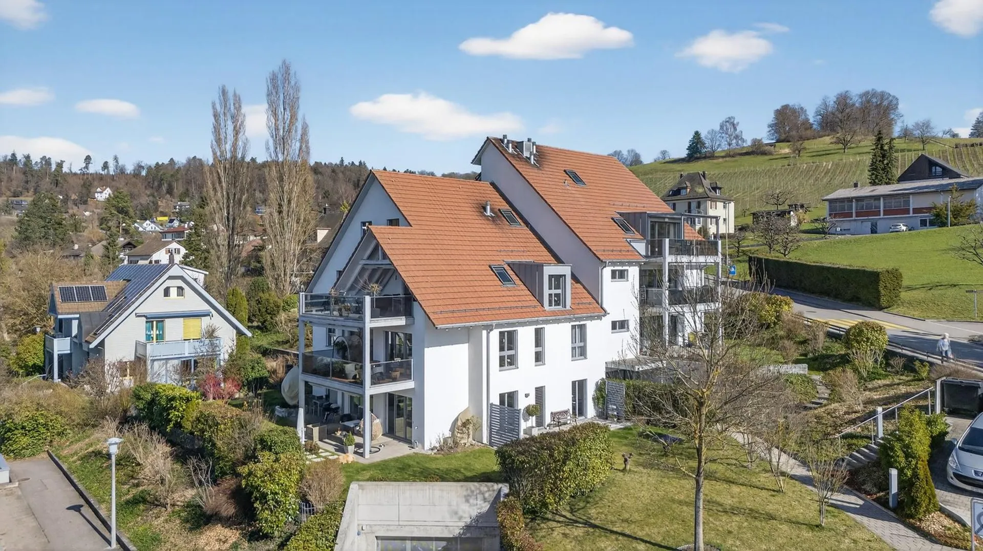 Moderne 5.5-Zimmer-Maisonette-Wohnung mit unverbaubarer Sicht