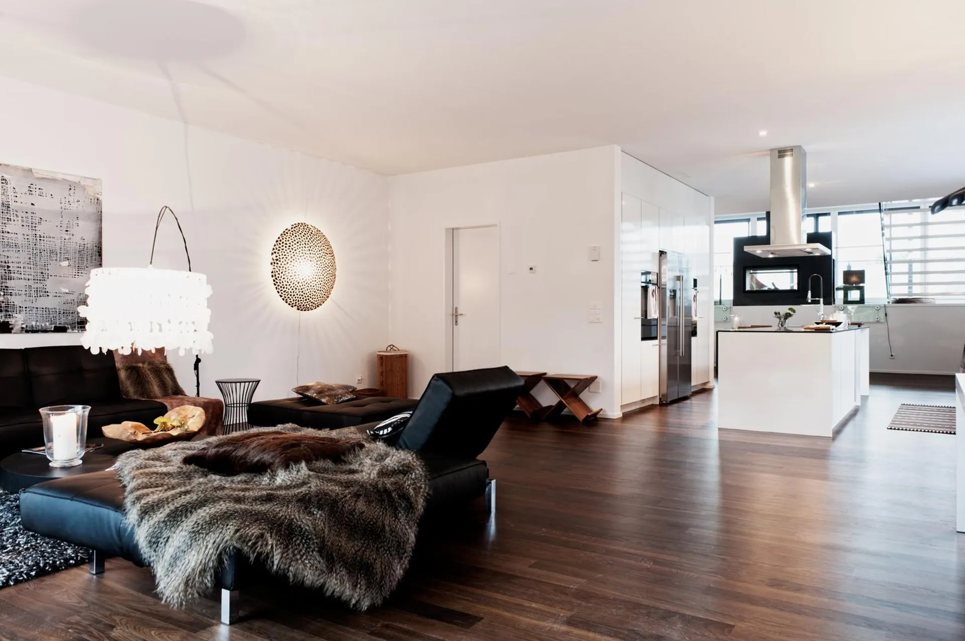 Traumhaftes Wohnen mit luxuriösem Ausbau! 1 grosses Schlafzimmer im OG, Rest offen gestaltet