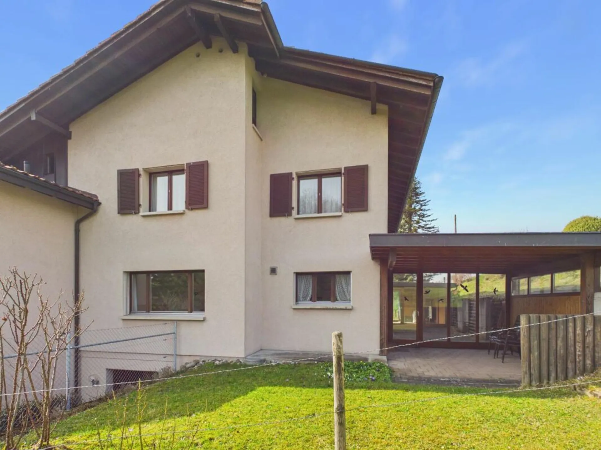6.5-Zimmer-Einfamilienhaus mit Doppelgarage und grossem Vorplatz an unverbaubarer Lage in Maugwil/Bronschhofen