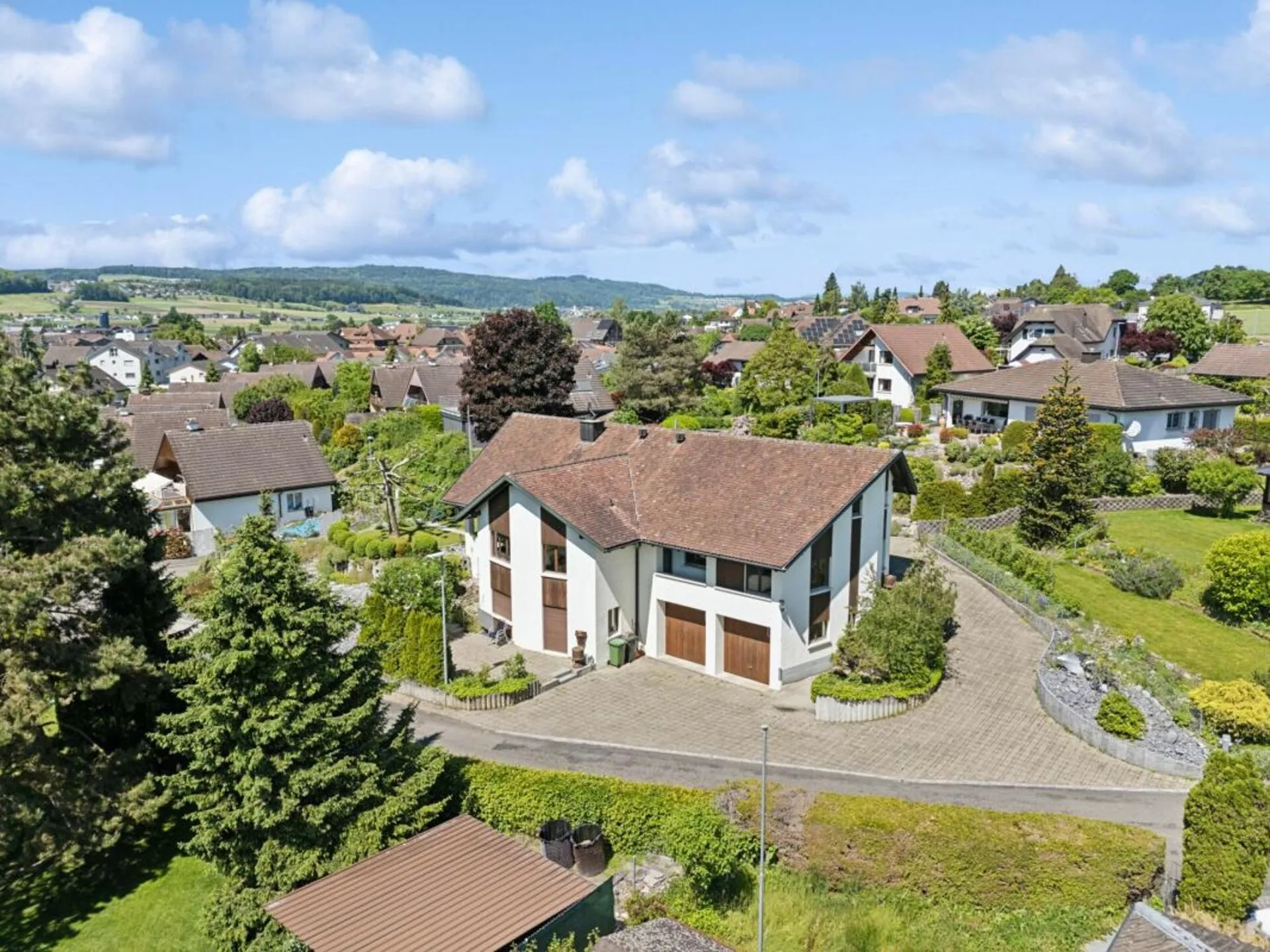 Walchwil lakeside townhouse | 195m² | Lake & Rigi views | July 2026