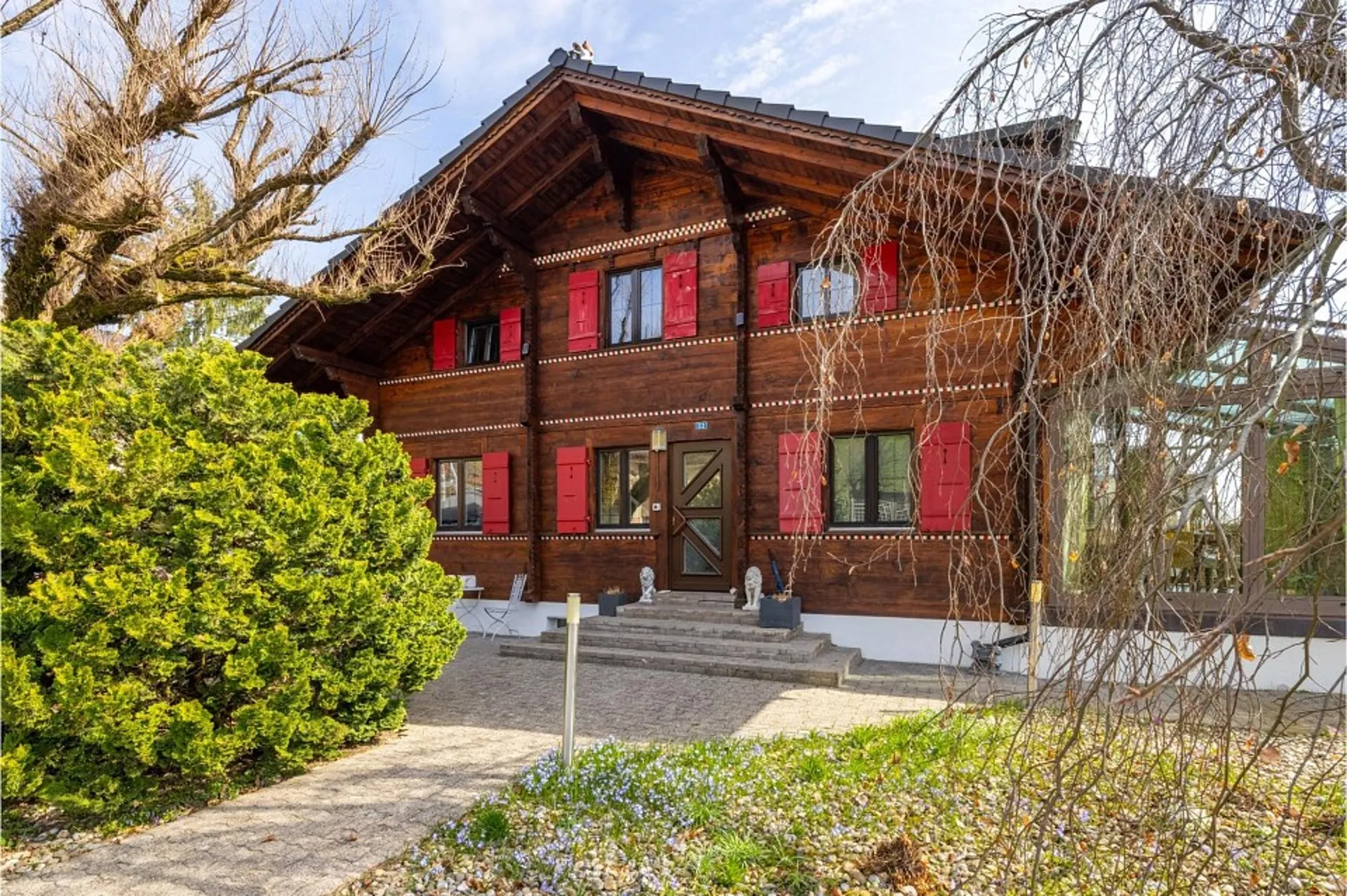Charmantes Vollholzhaus im Chalet-Stil in bevorzugter Lage von Erlinsbach (SO) - 119961001-190