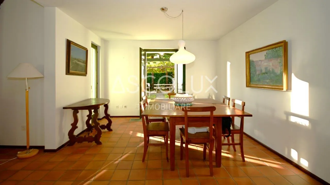 Casa monofamiliare con vista panoramica e ampi spazi — ideale come ...