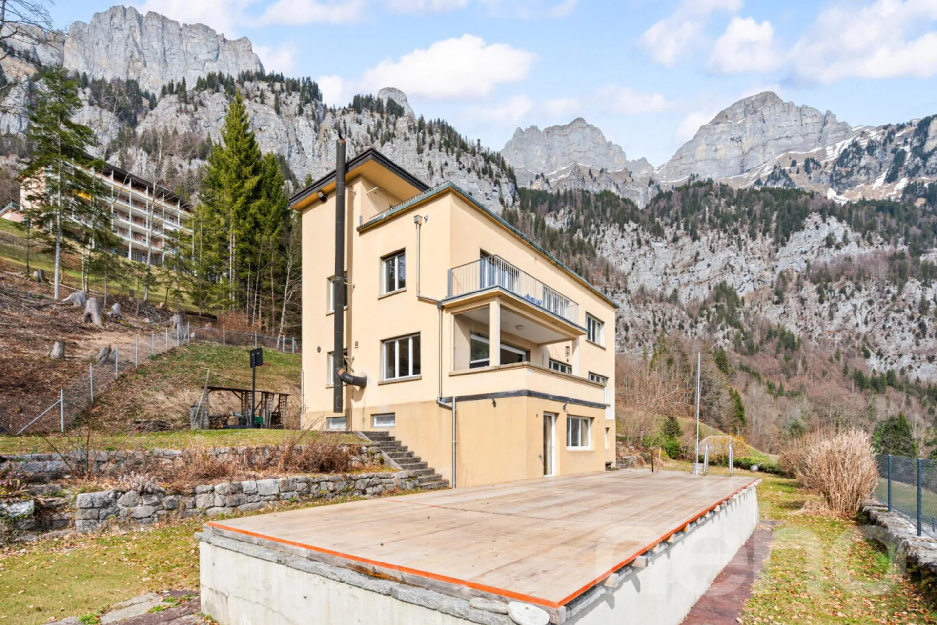 Panorama, Diskretion und Freiraum ? Haus in Walenstadtberg