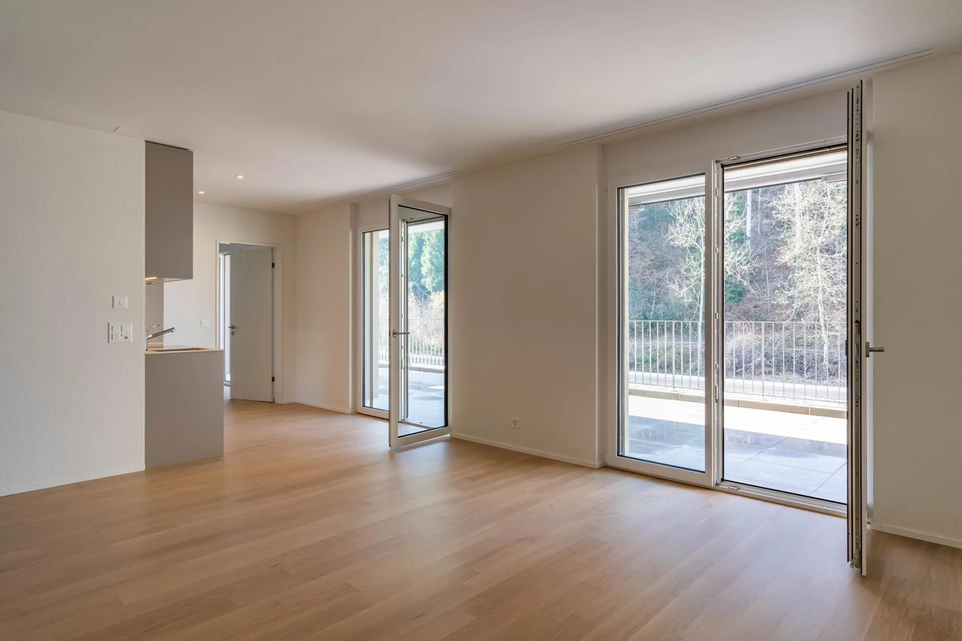 Moderne 2.5-Zimmer-Wohnung in Neubau mit Terrasse
