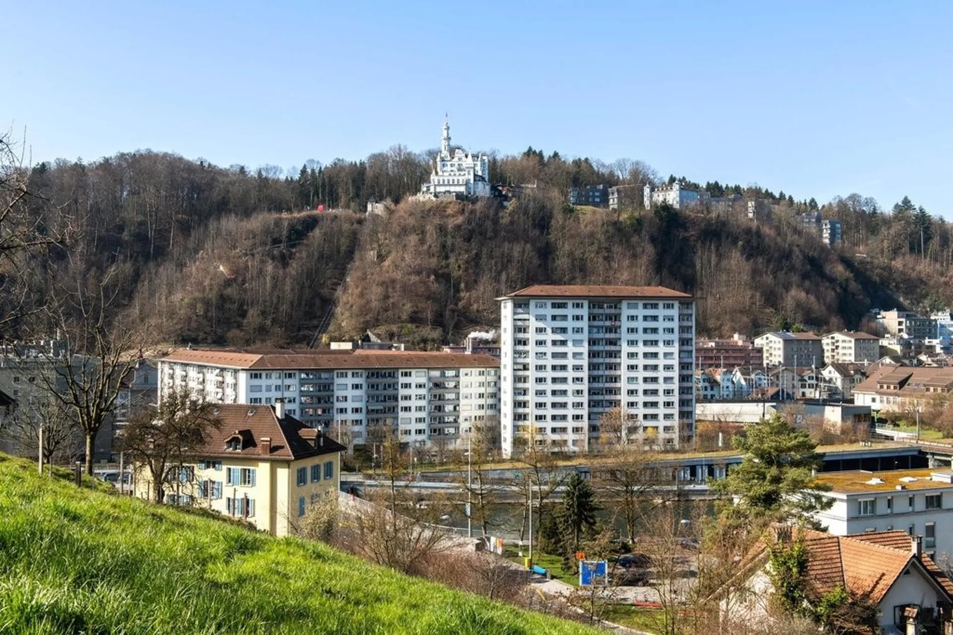 Sentihof - Ihr neues Zuhause mit Reuss und Stadtblick