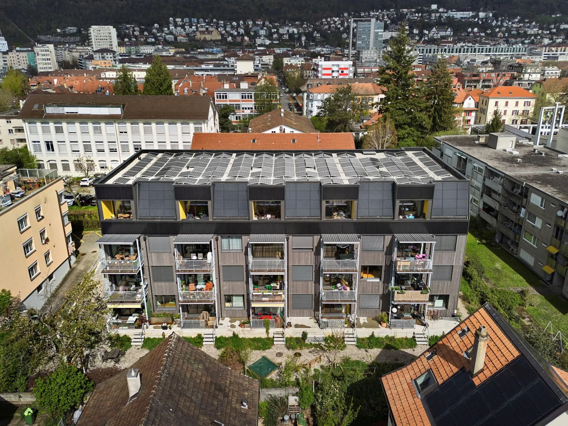 Nachhaltig und komfortabel wohnen mitten in Biel / maison-climat.ch