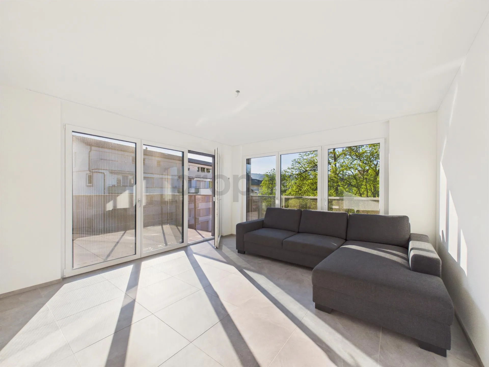 Moderne 4.5-Zimmer-Attikawohnung mit Balkon, Bülach