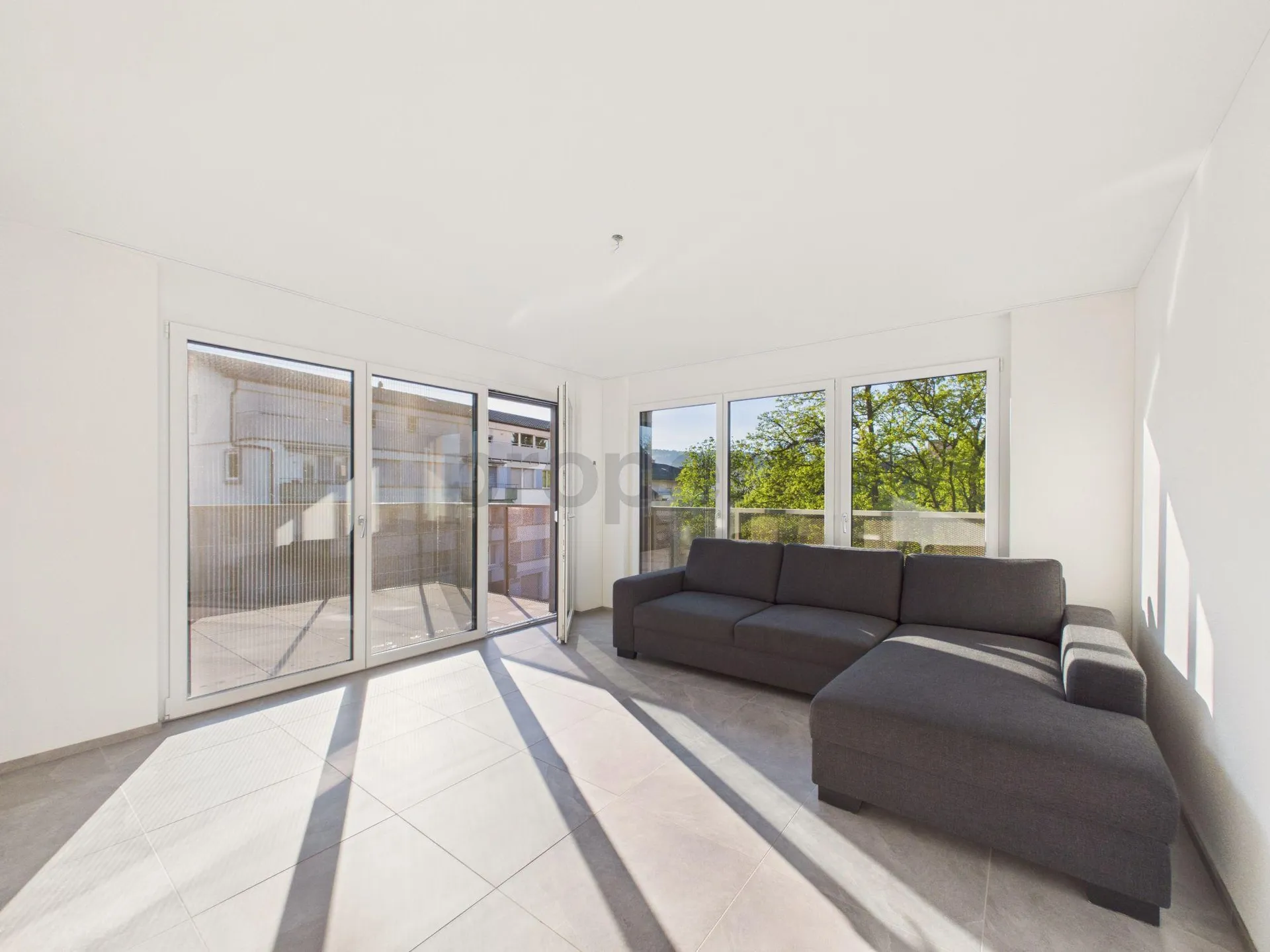 Moderne 4.5-Zimmer-Attikawohnung mit Balkon, Bülach