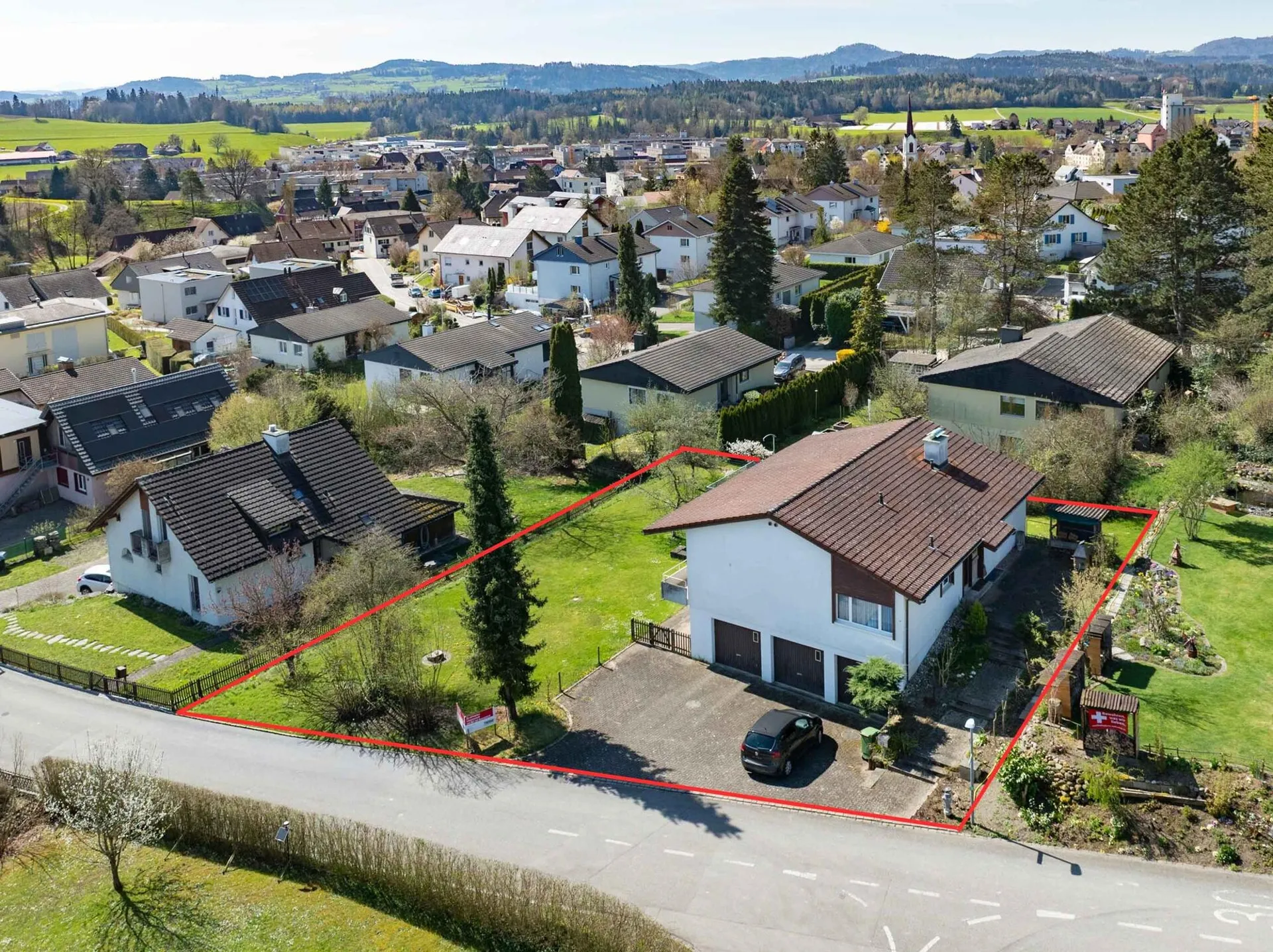 Freistehende Liegenschaft mit 997 m² Grundstück