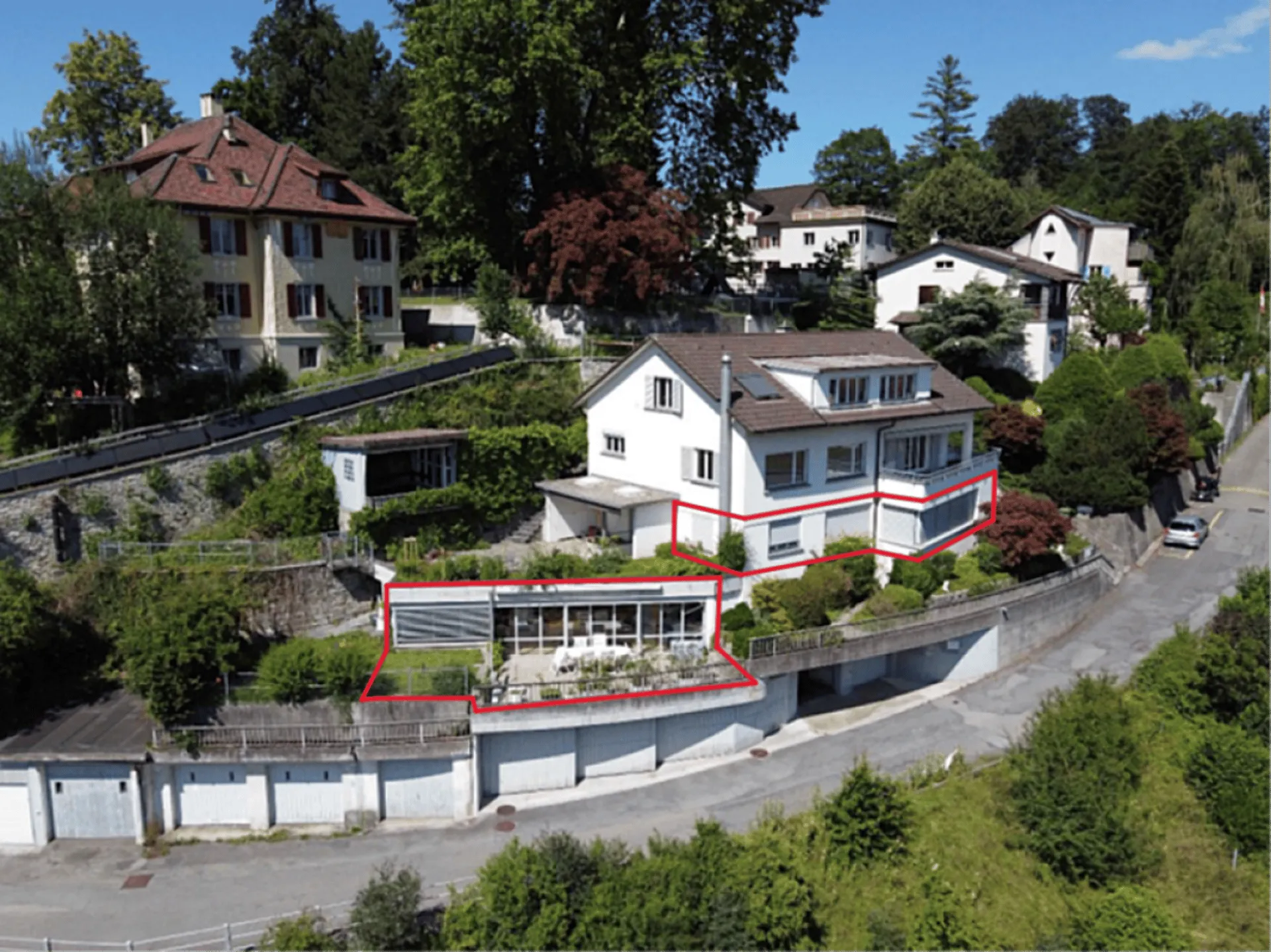 Grosszügige 2.5-Zimmerwohnung mit Grotto und Gartensitzplatz!