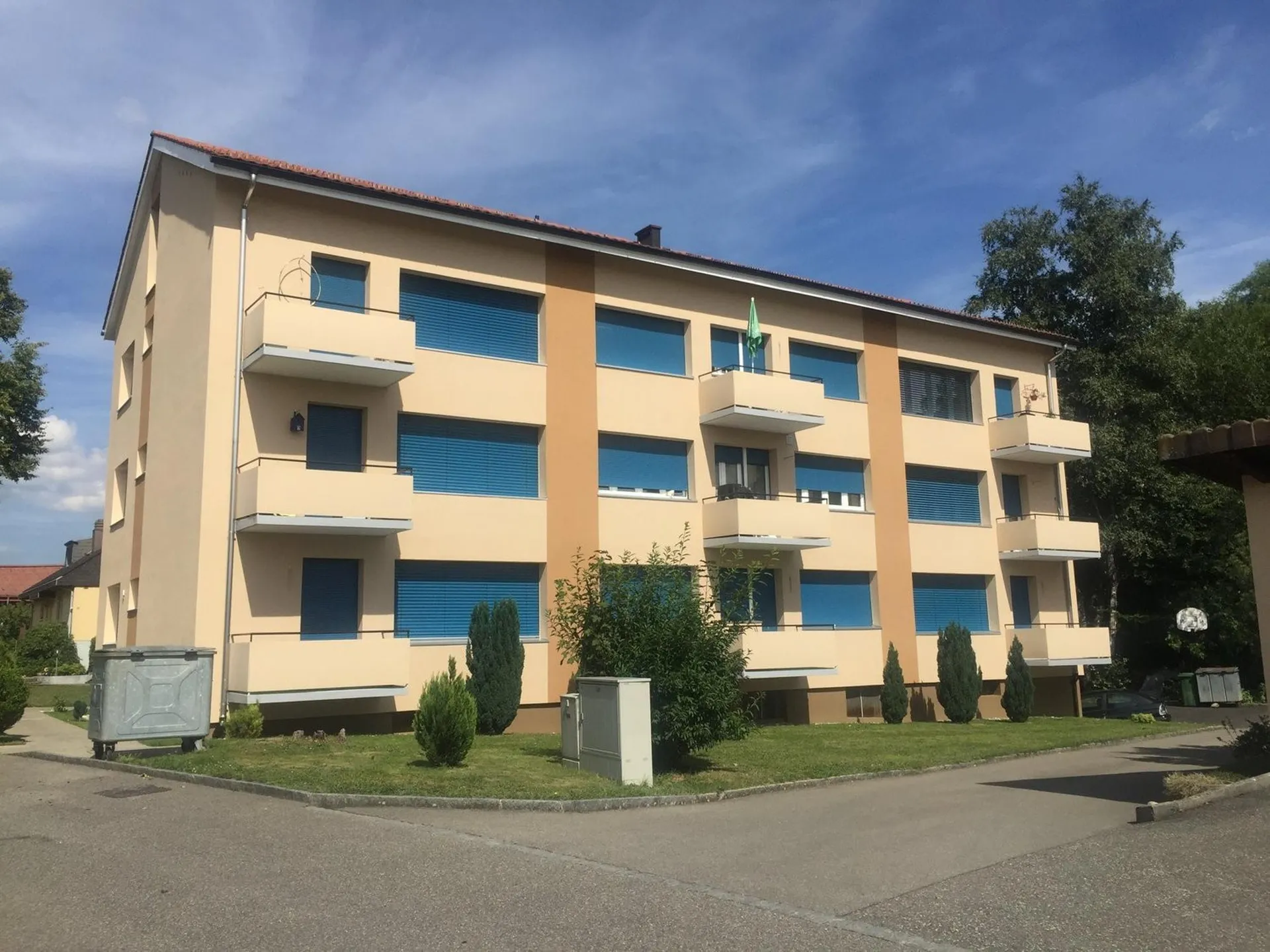 Helle Single 1.5 Zimmer-Dachwohnung