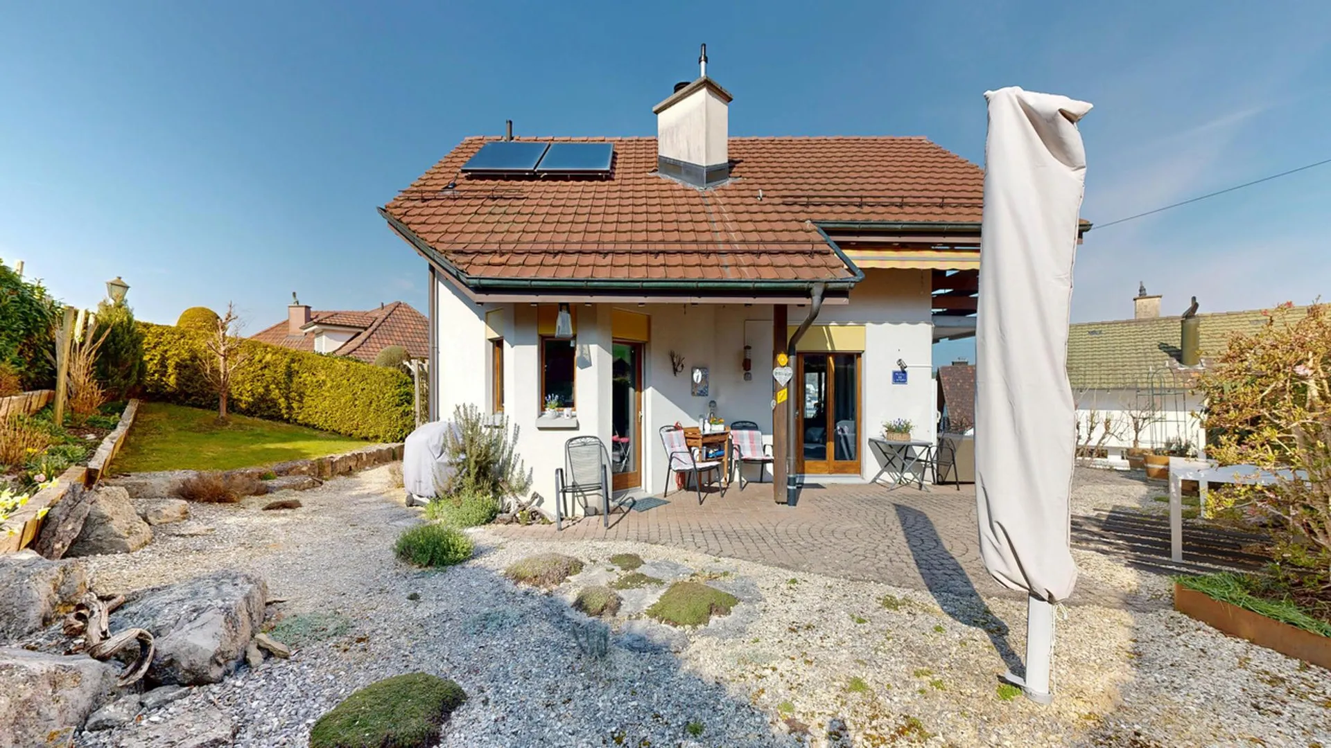Charmantes, freistehendes 7.5-Zimmer-Einfamilienhaus mit Carport