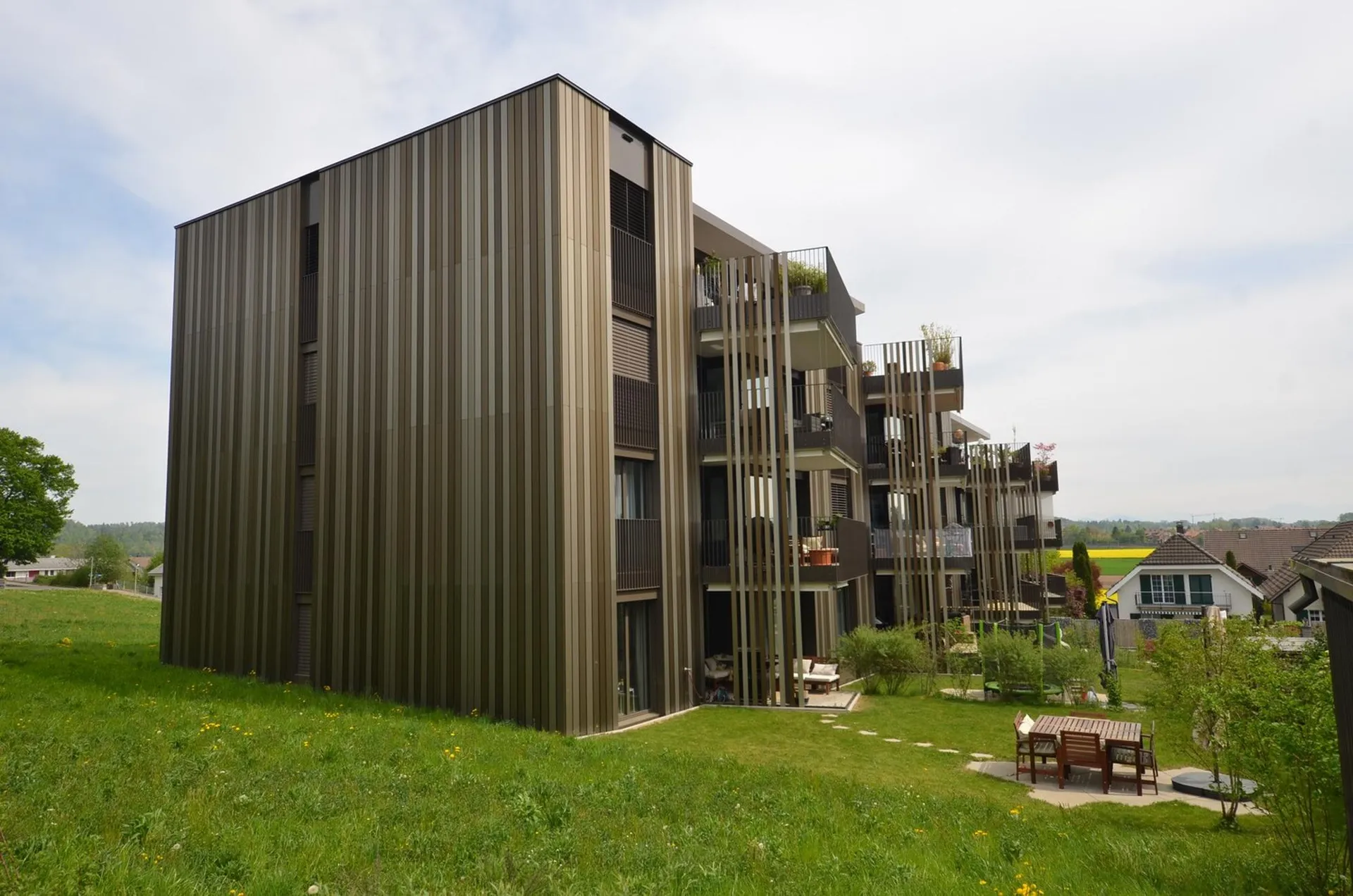 Moderne 5.5-Zimmerwohnung im Erdgeschoss in ruhigem Quartier
