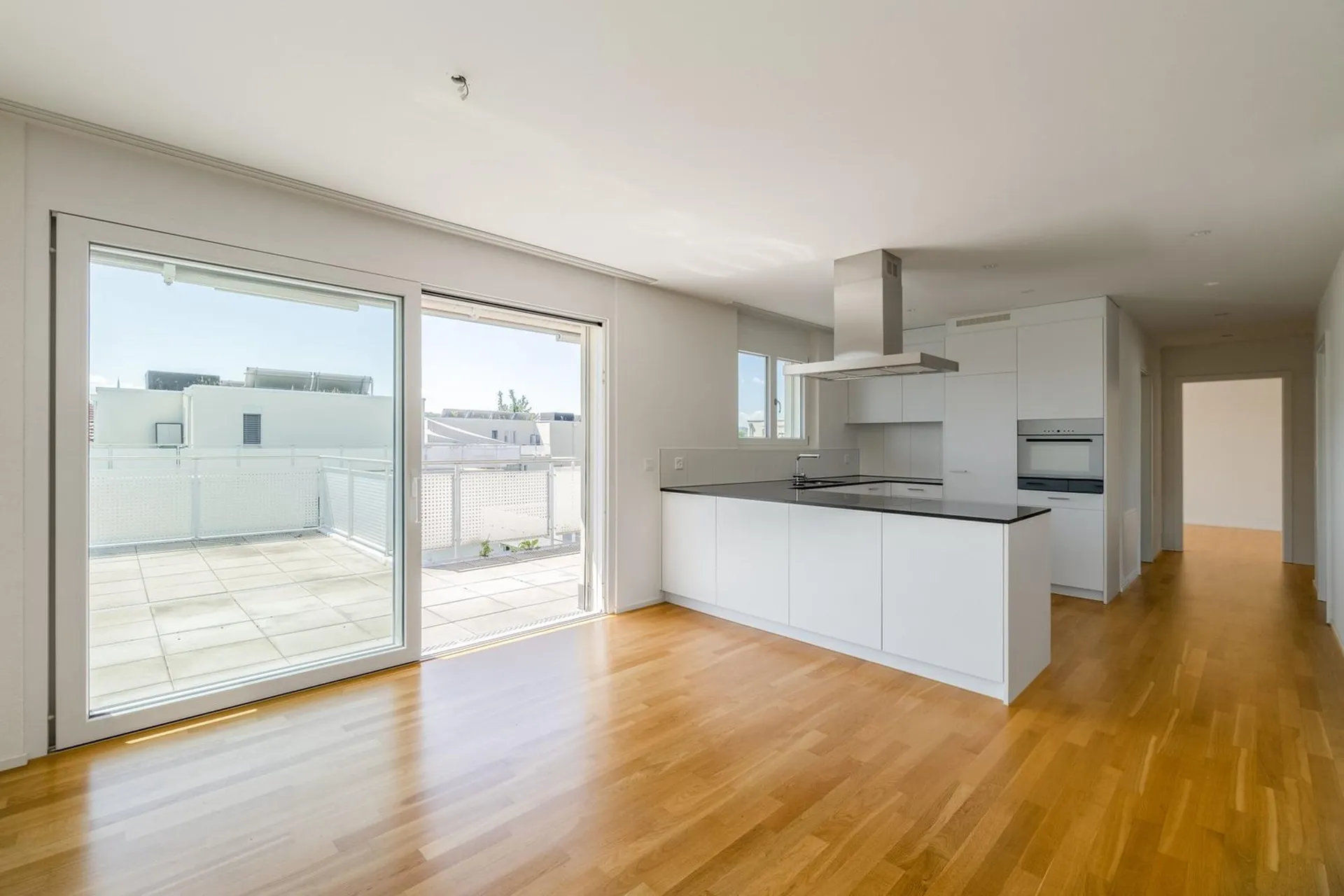 TOP MODERNE 3.5-Zimmer-Attikawohnung mit grosse Terrasse