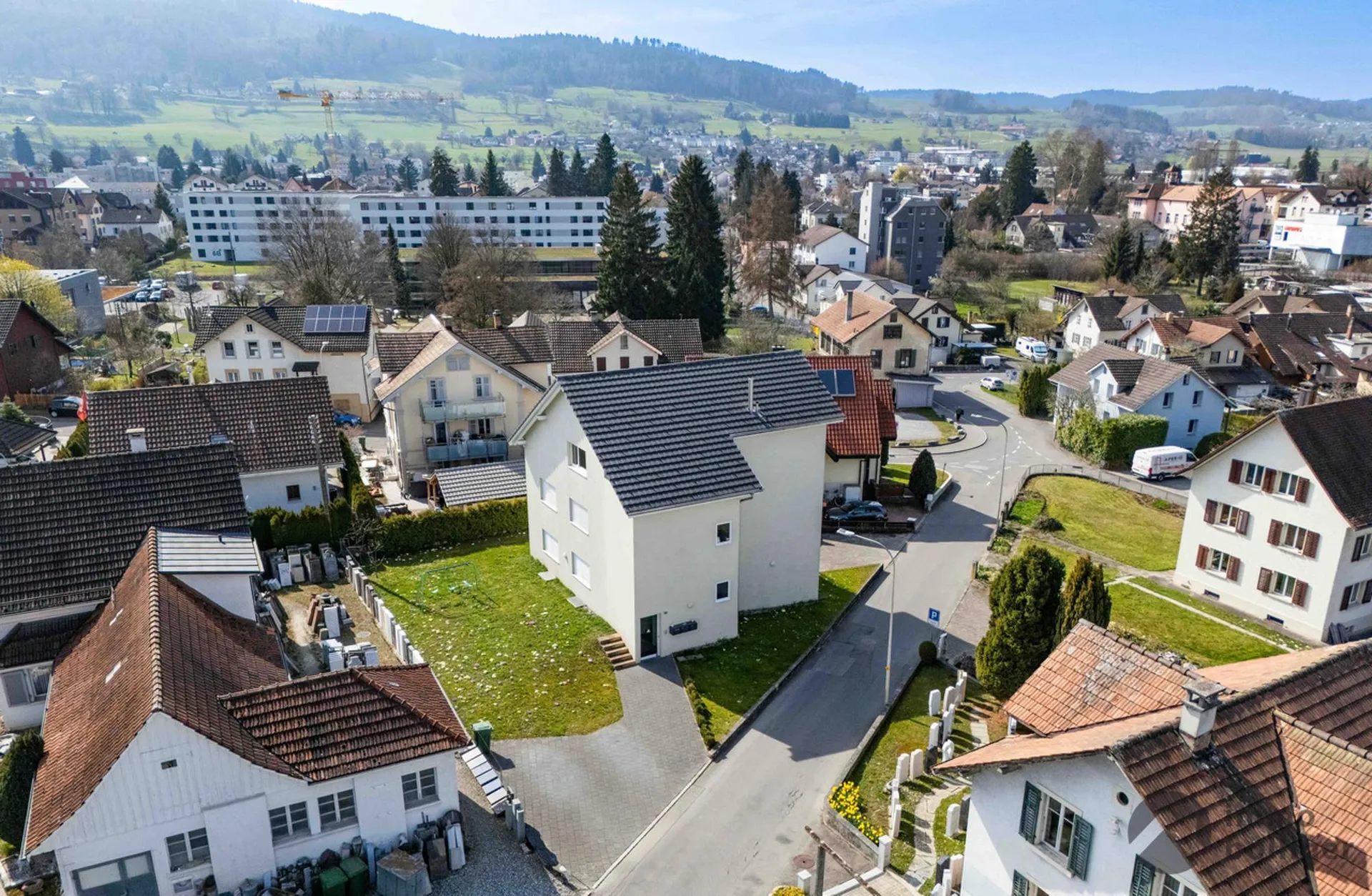 Stilvoll leben über den Dächern - Dachgeschosswohnung in Reinach