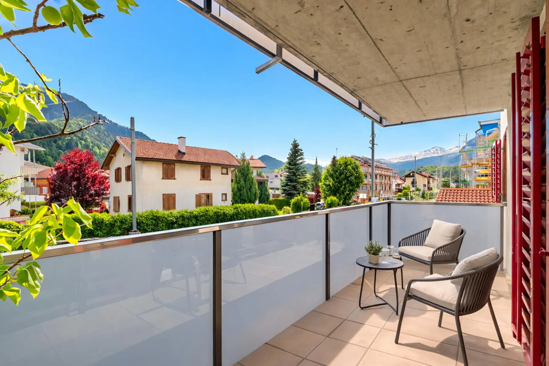 Bonaduz: helle 4.5-Zimmer-Wohnung mit Balkon und Bergsicht