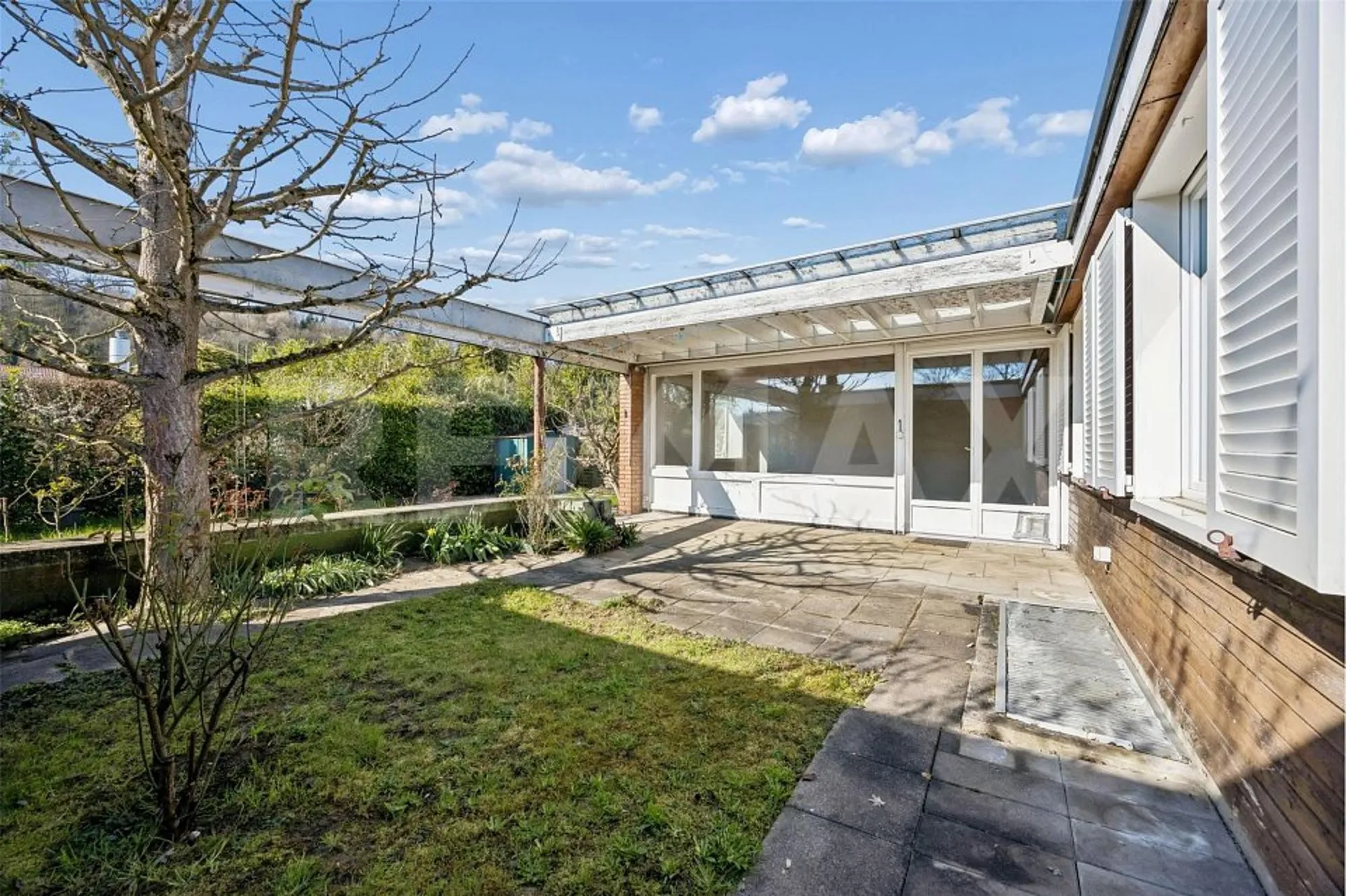 Renovationsbedürftiges Reiheneinfamilienhaus mit Charme...