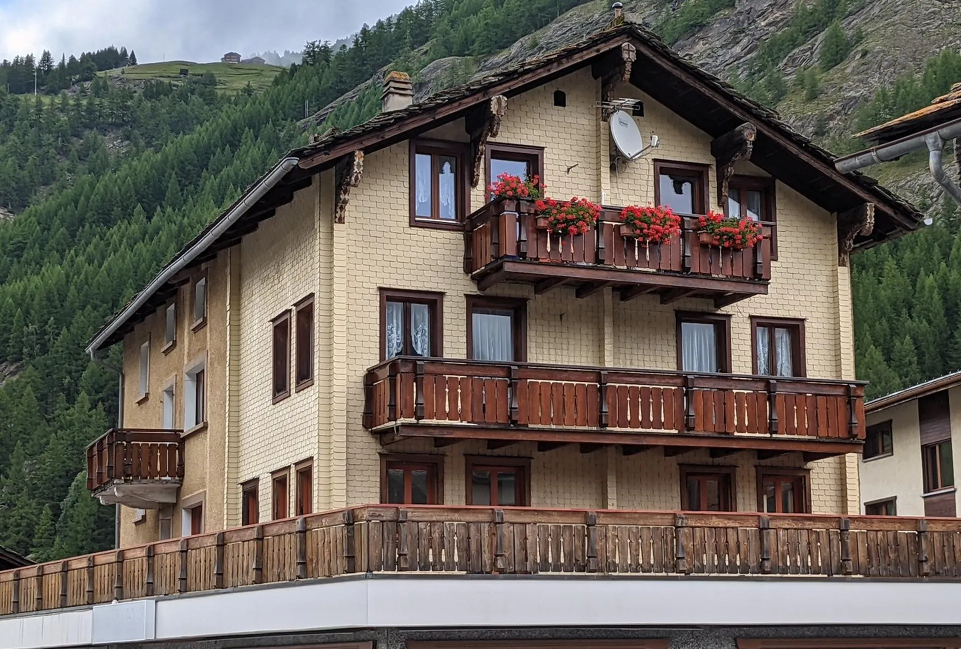 Möblierte 4-Zimmer-Wohnung in Saas-Grund