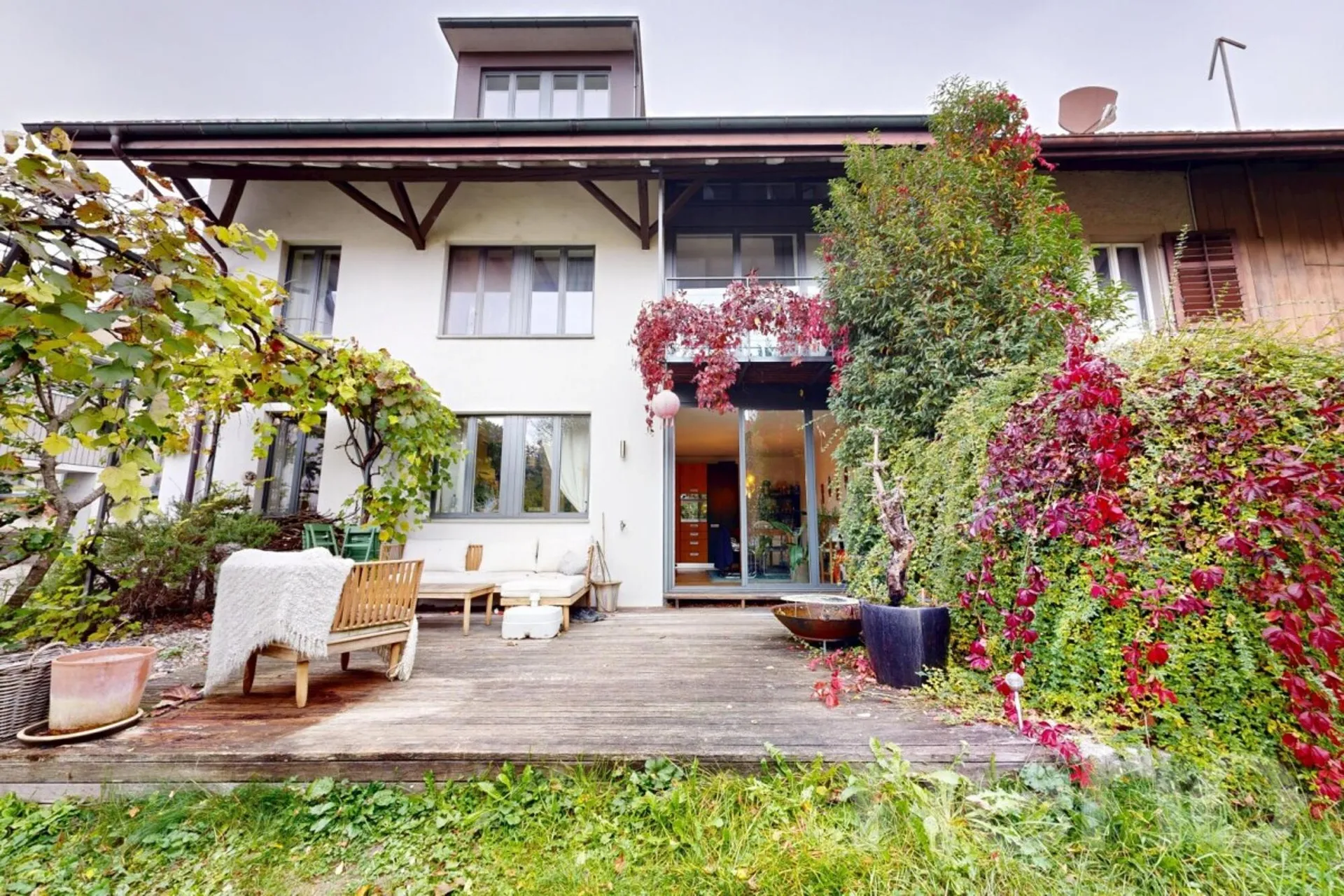 Haus mit zwei Lofts & sep. Parzelle direkt nebenan